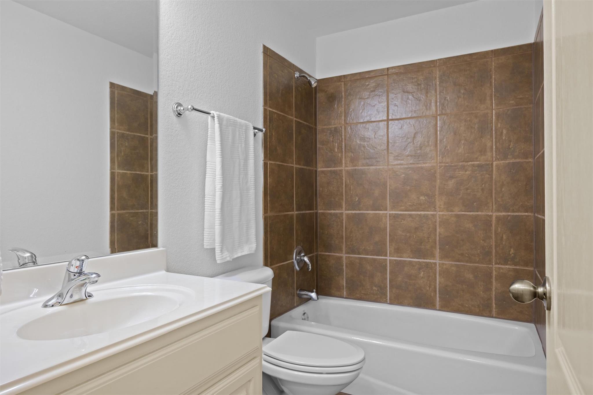 3028 Las Colinas WAY