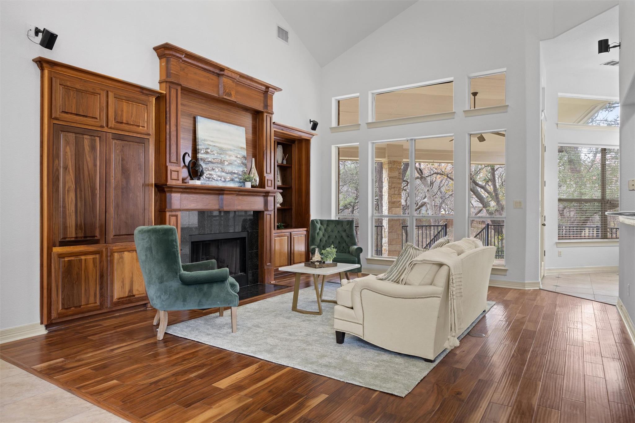 3028 Las Colinas WAY