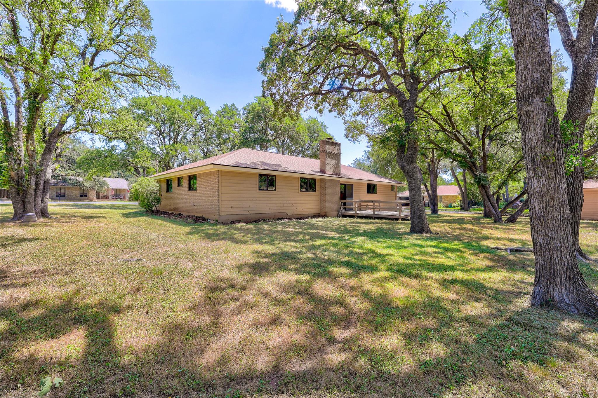 307 Las Plumas DR