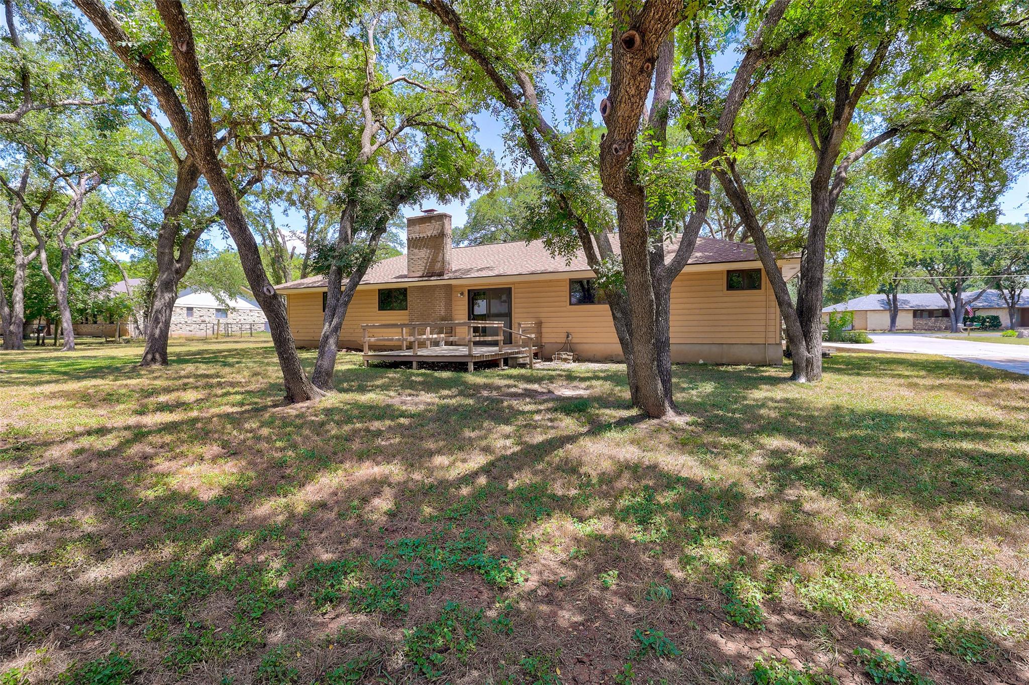 307 Las Plumas DR