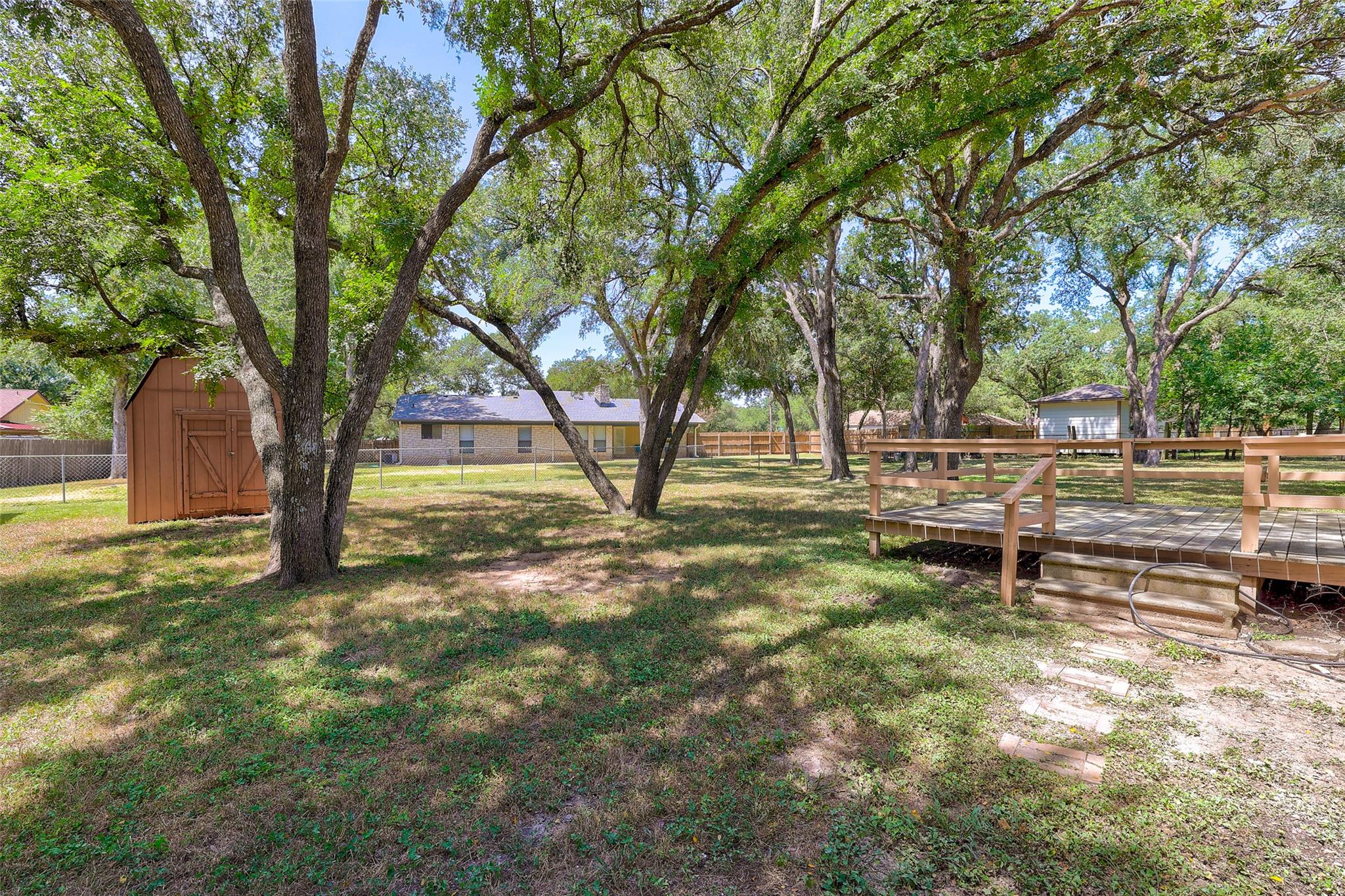 307 Las Plumas DR