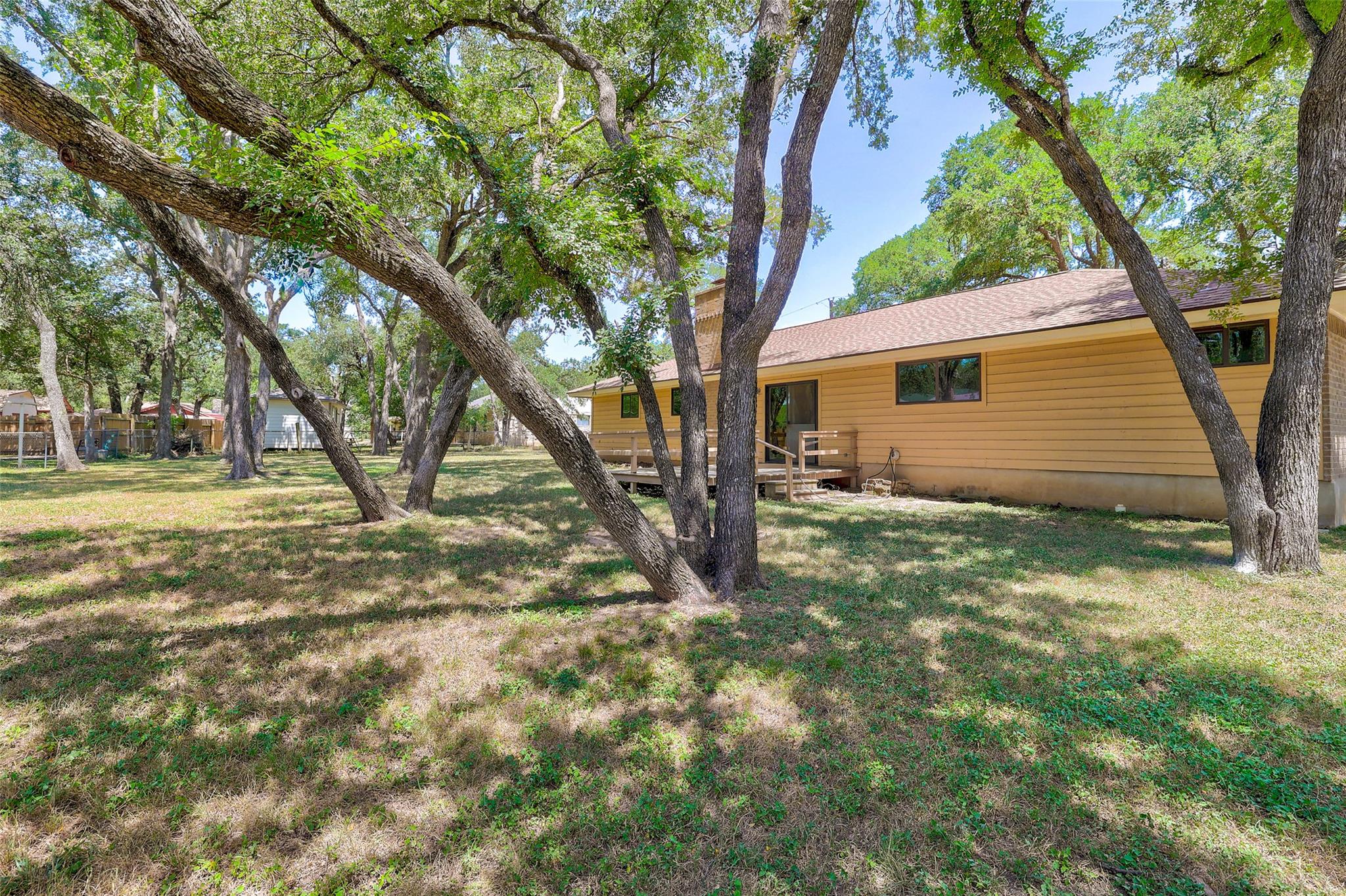 307 Las Plumas DR