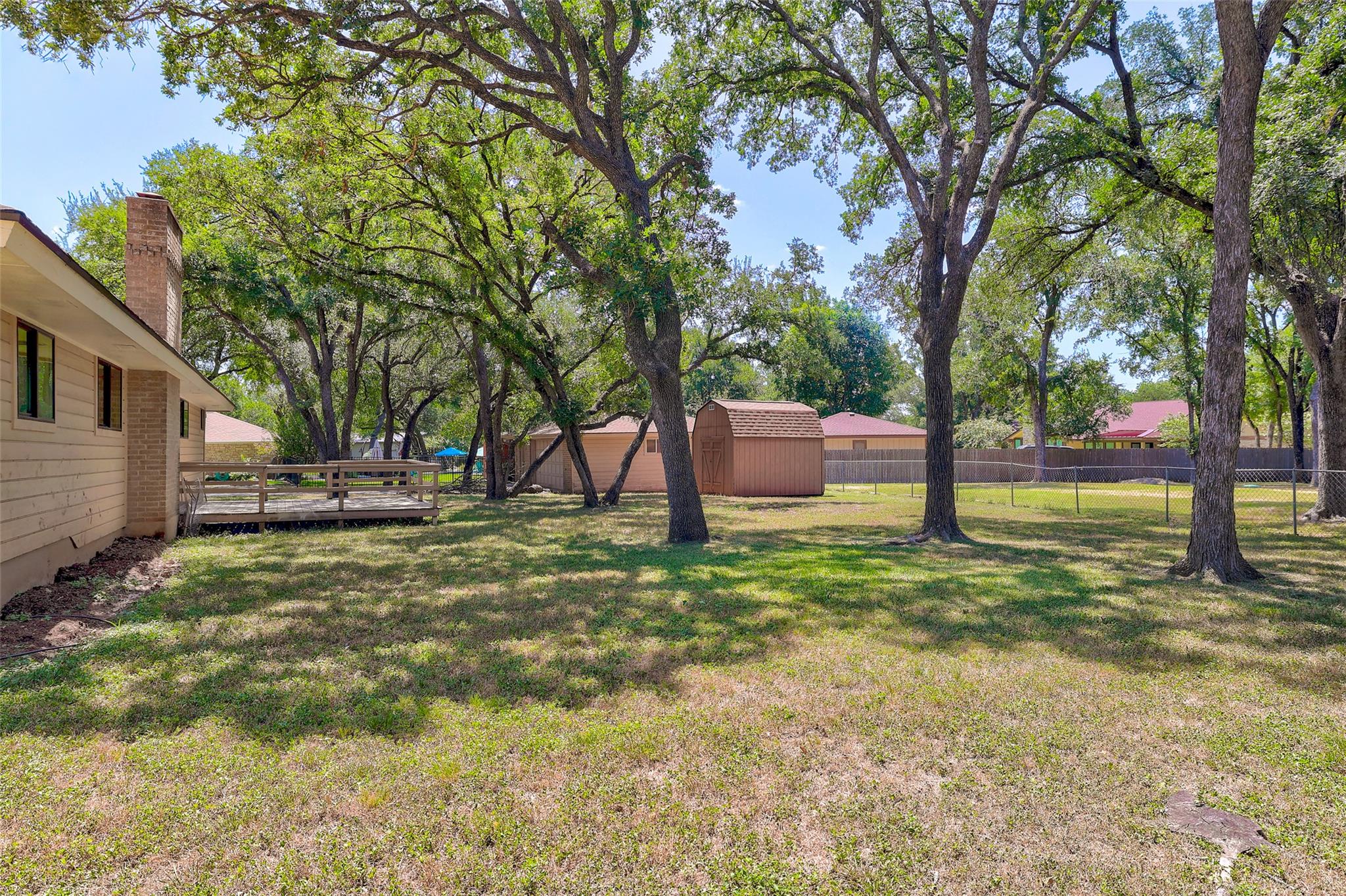 307 Las Plumas DR