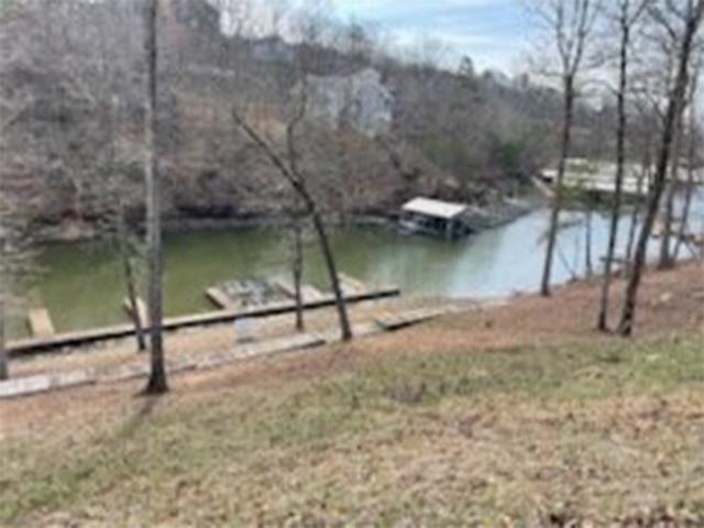 2 NORTHSHORE DR