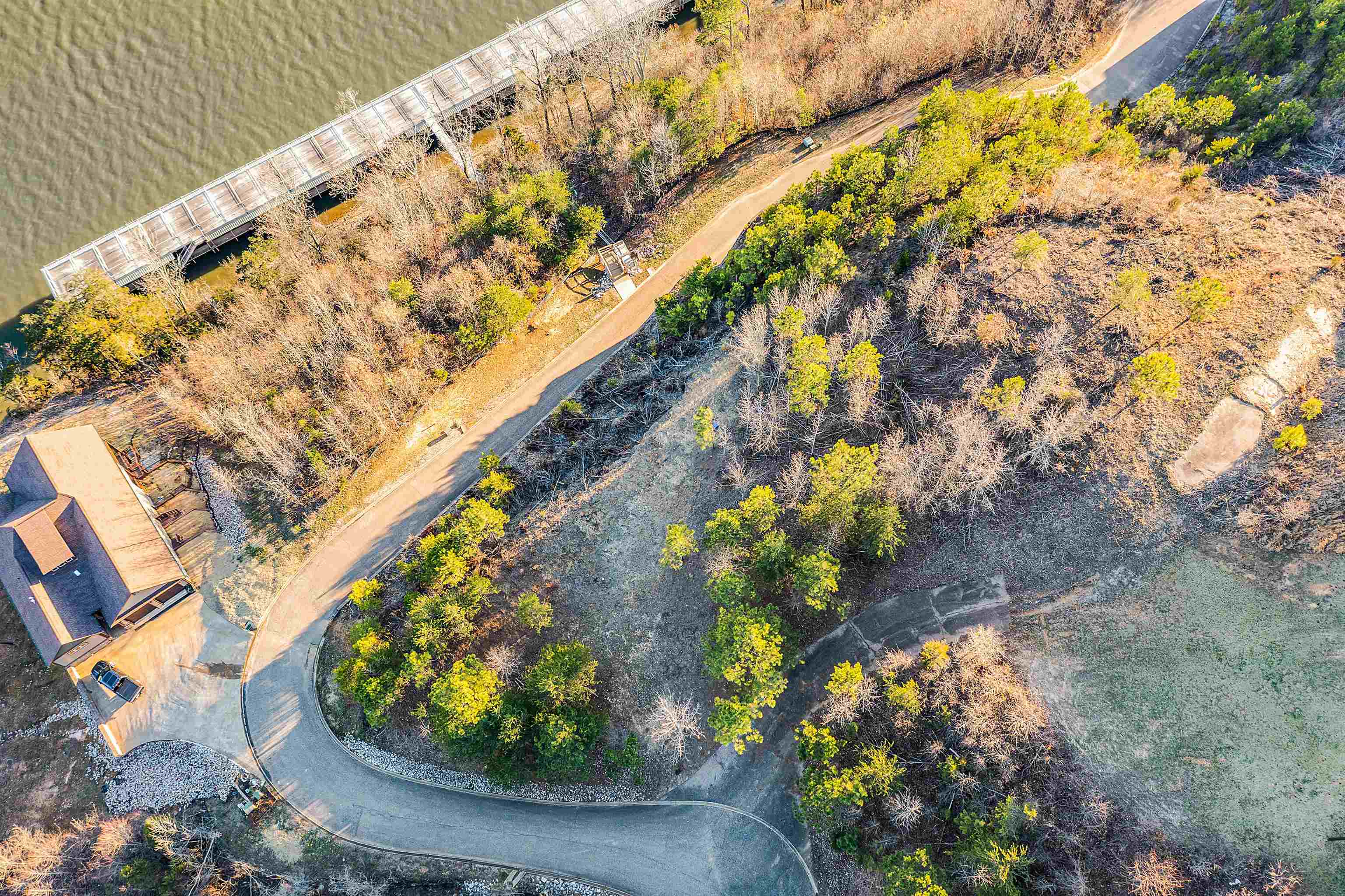 24 HIGH POINTE DR