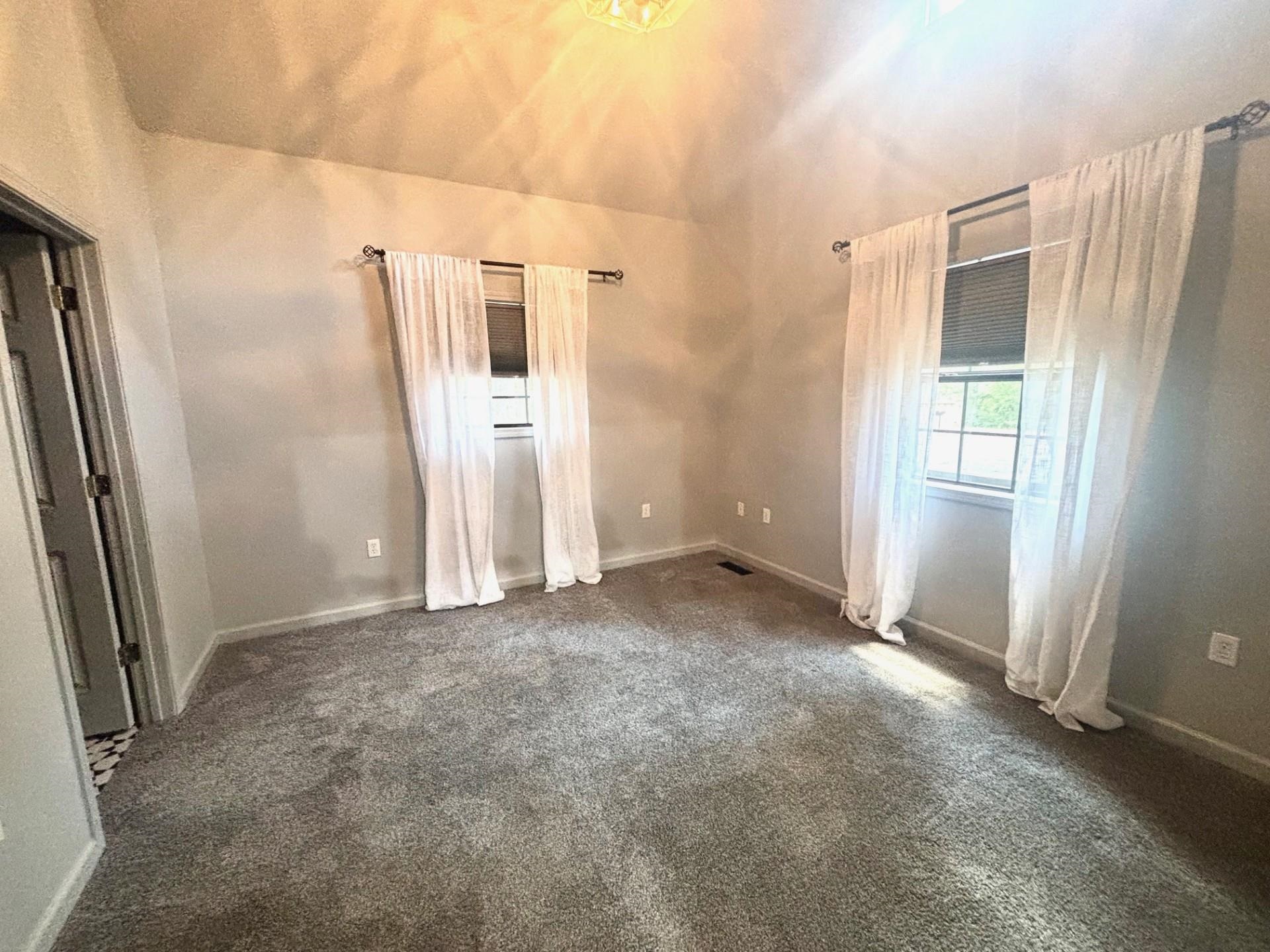 245 HOLIDAY HILLS LN