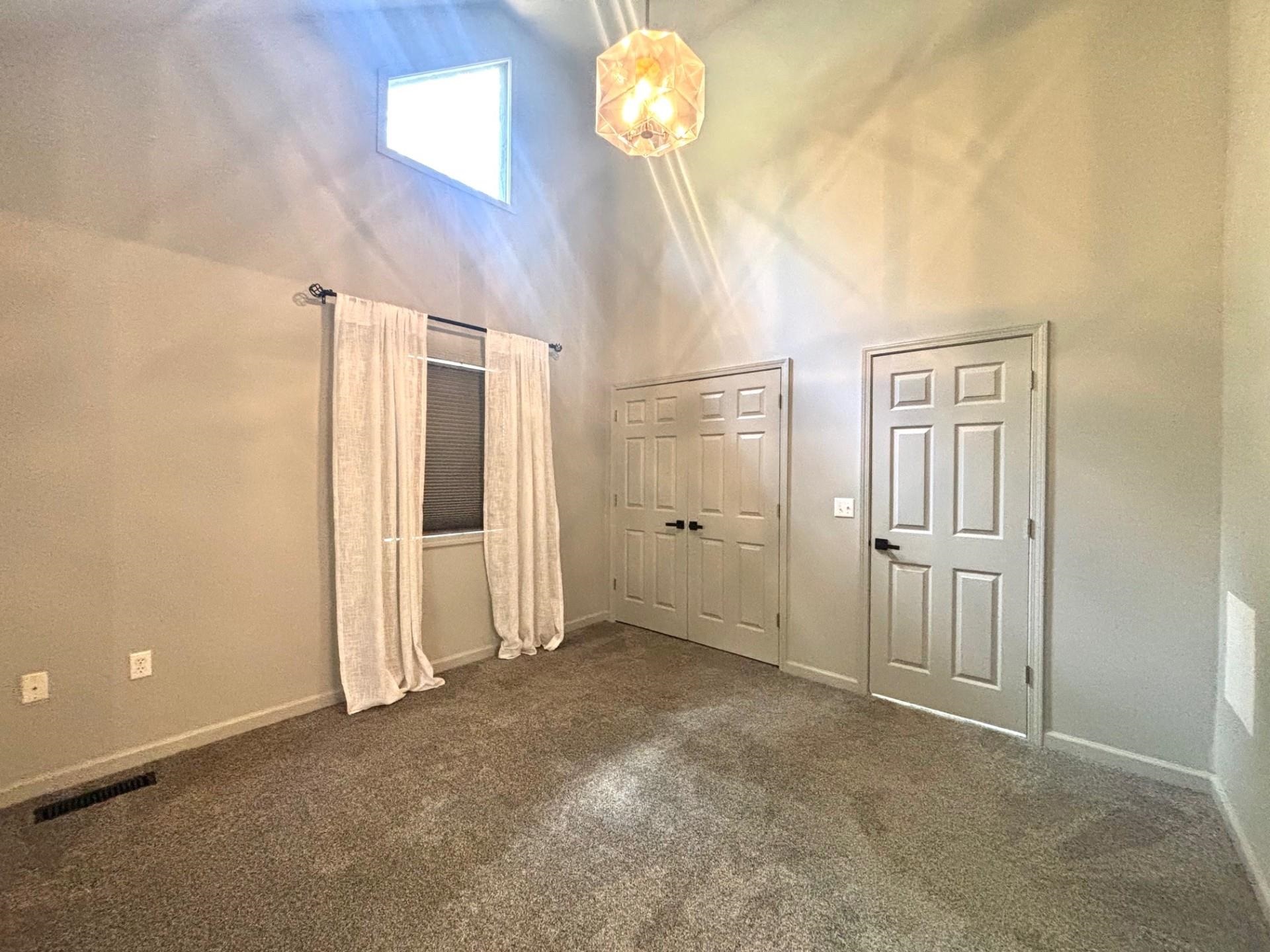 245 HOLIDAY HILLS LN