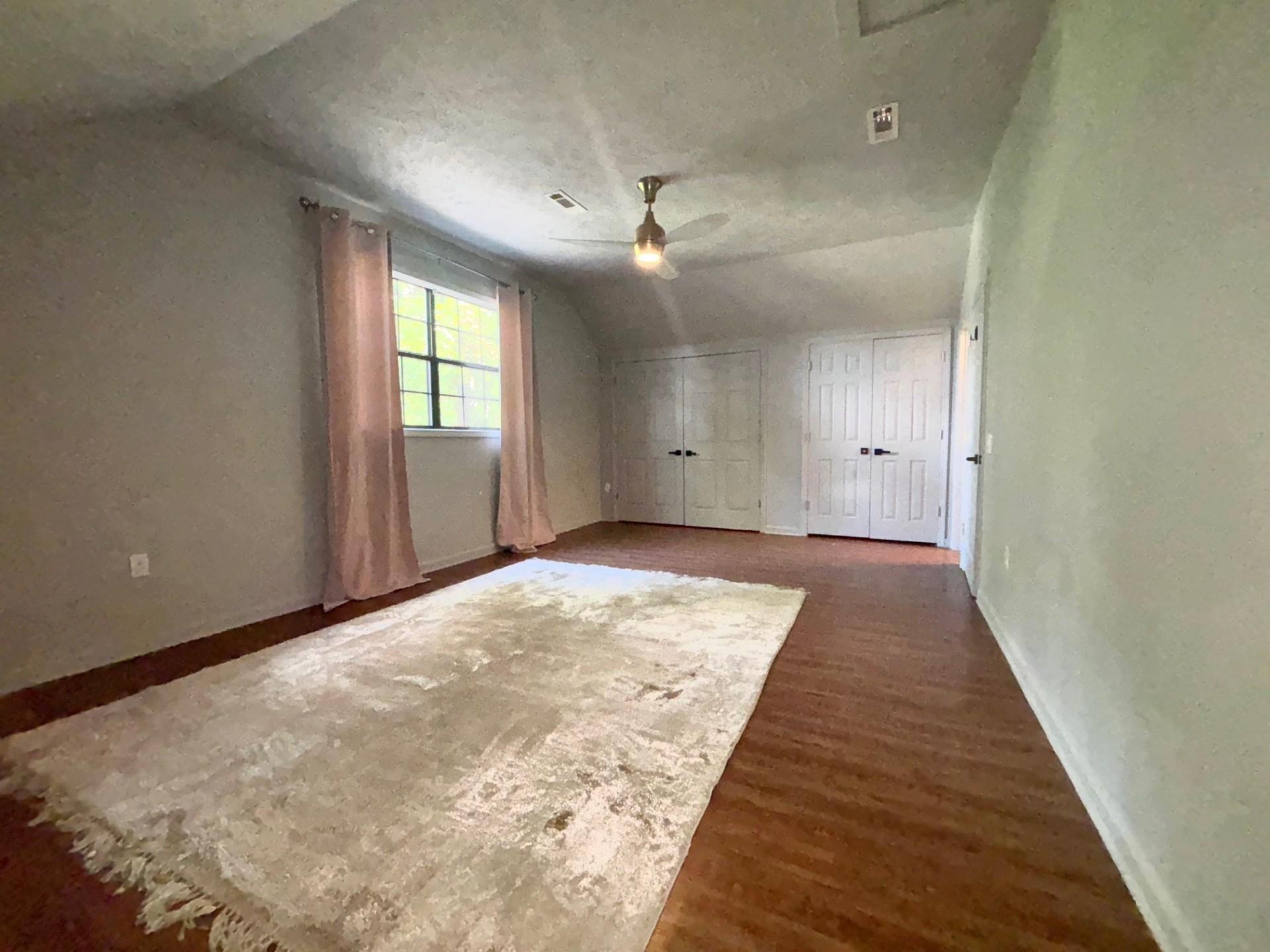 245 HOLIDAY HILLS LN