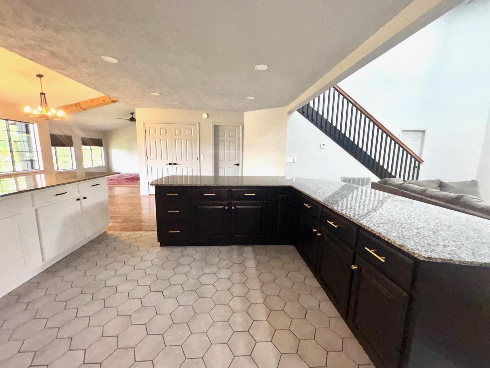 245 HOLIDAY HILLS LN