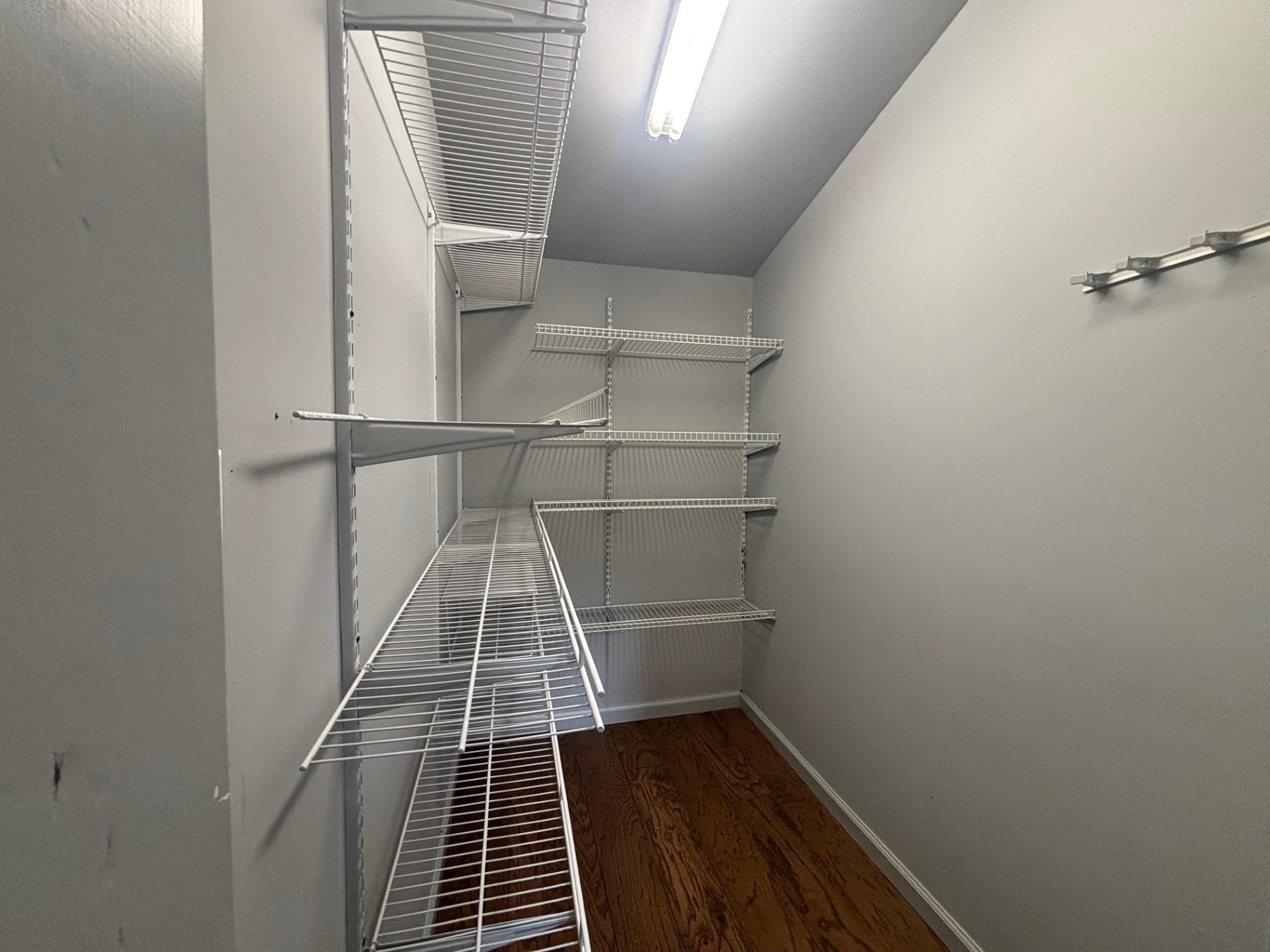 245 HOLIDAY HILLS LN