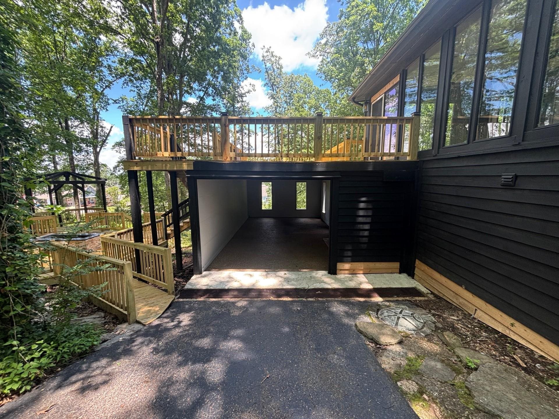 245 HOLIDAY HILLS LN