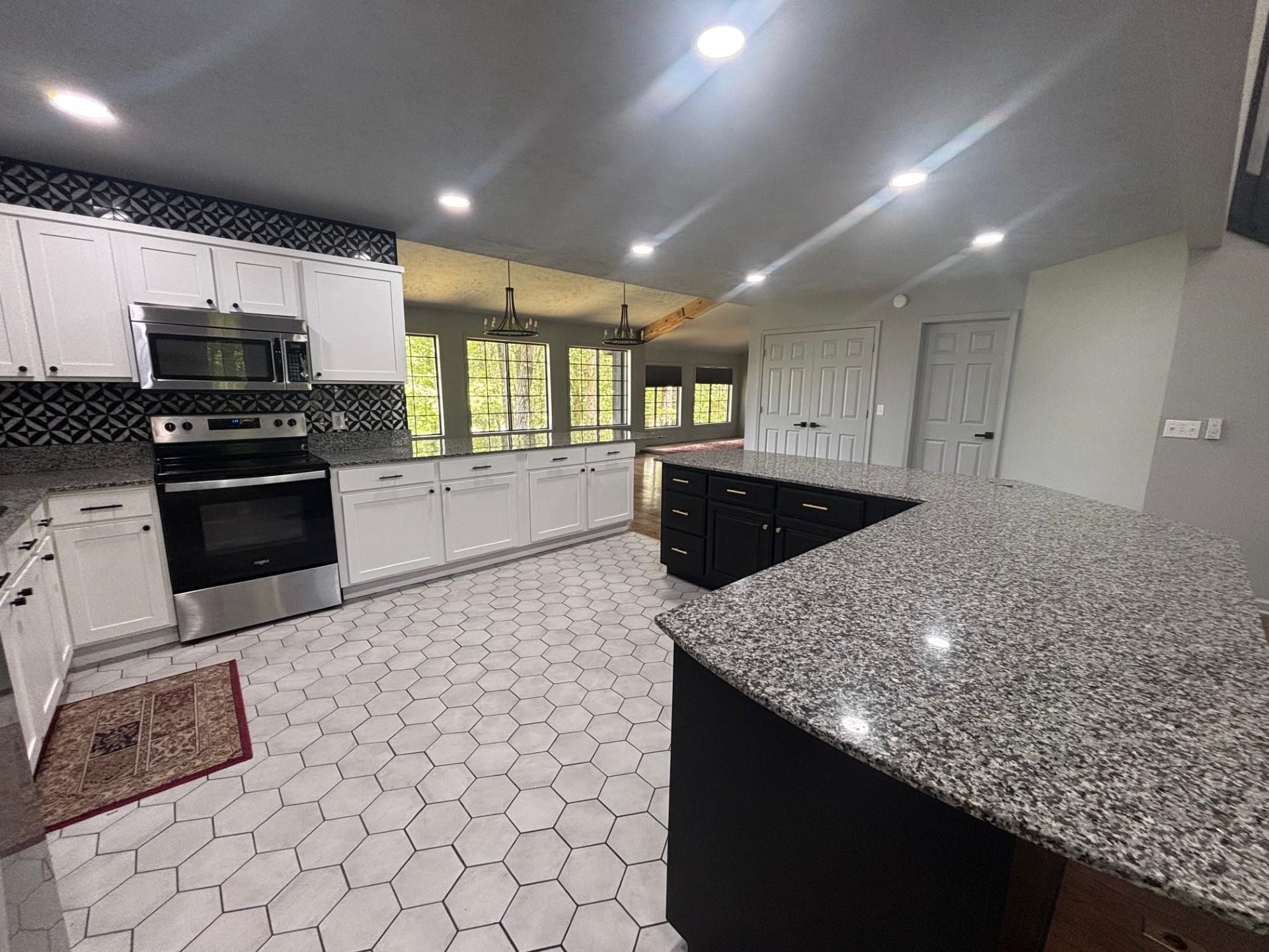 245 HOLIDAY HILLS LN