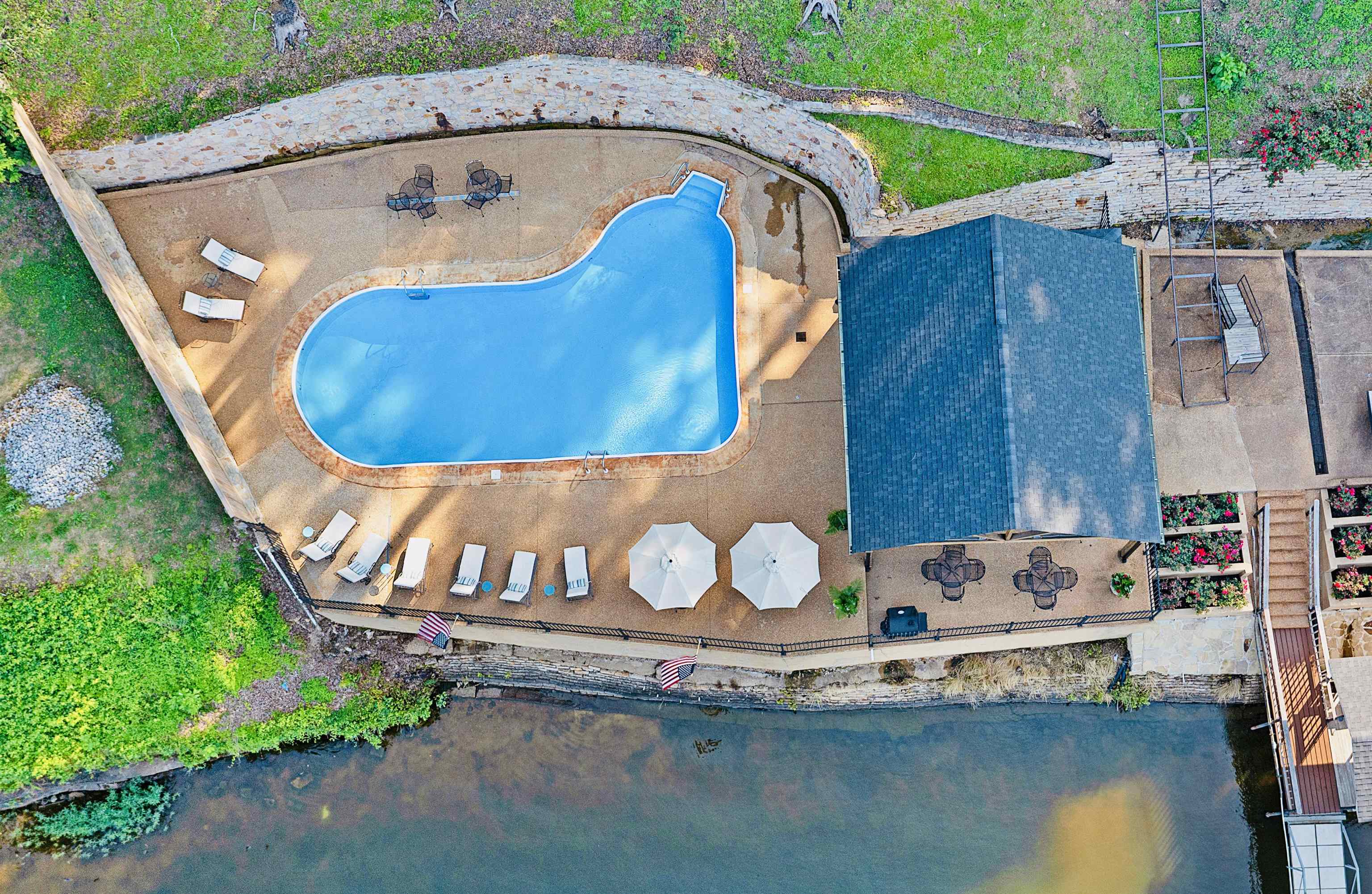 18 ELKS LANDING DR