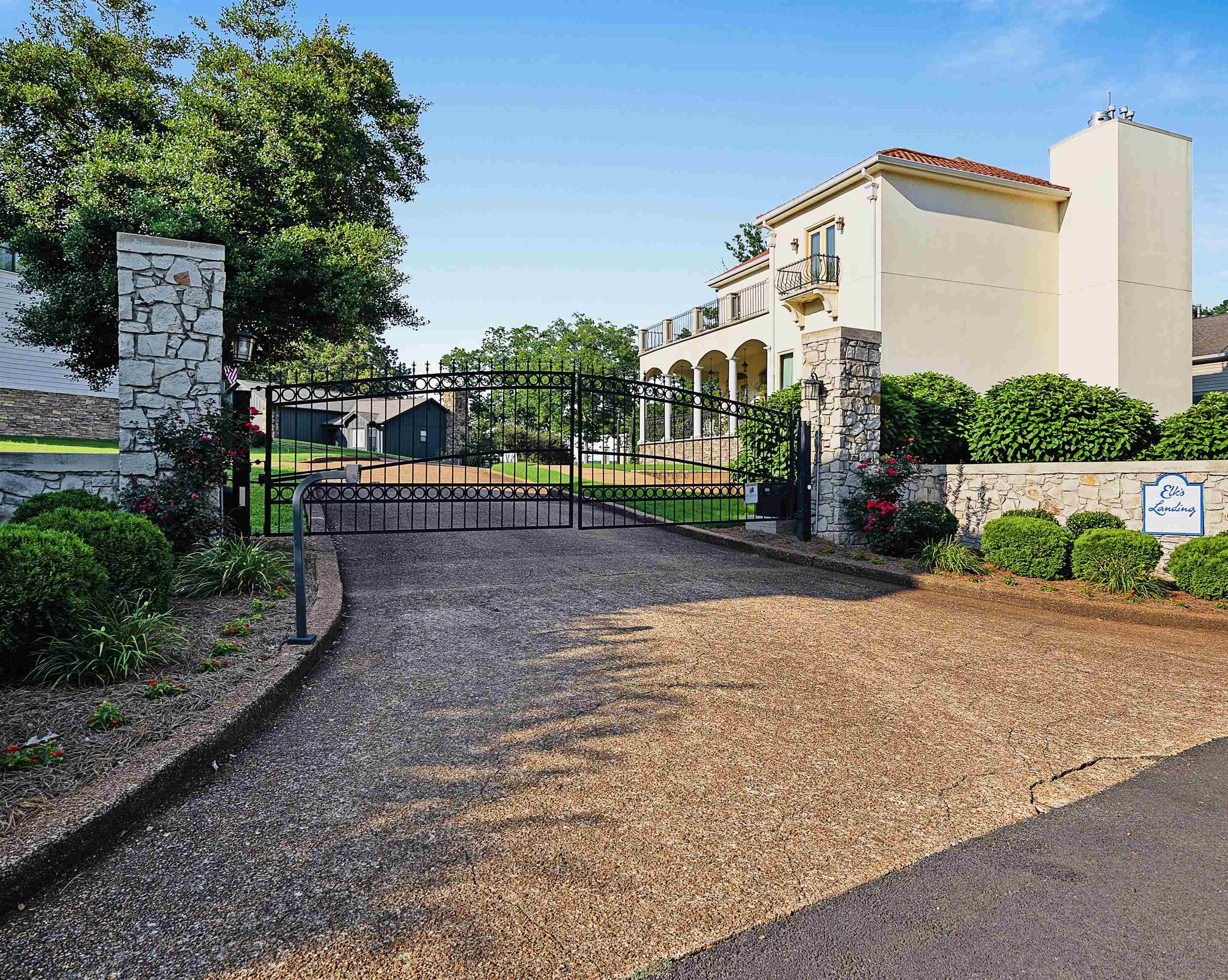 18 ELKS LANDING DR