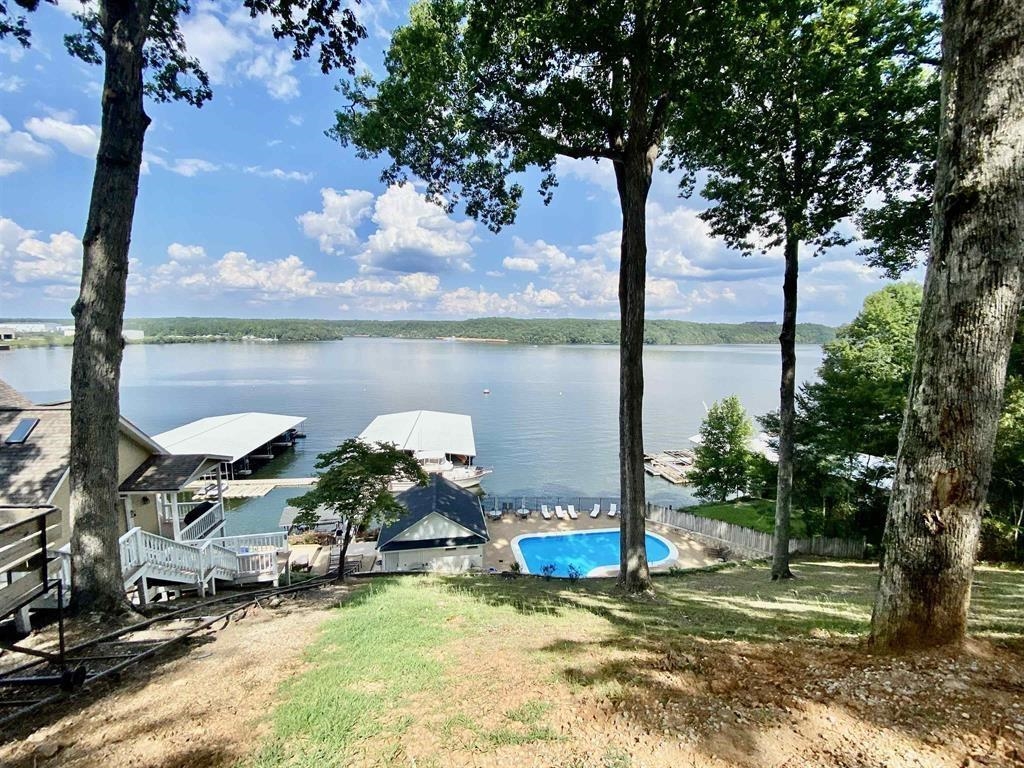 18 ELKS LANDING DR