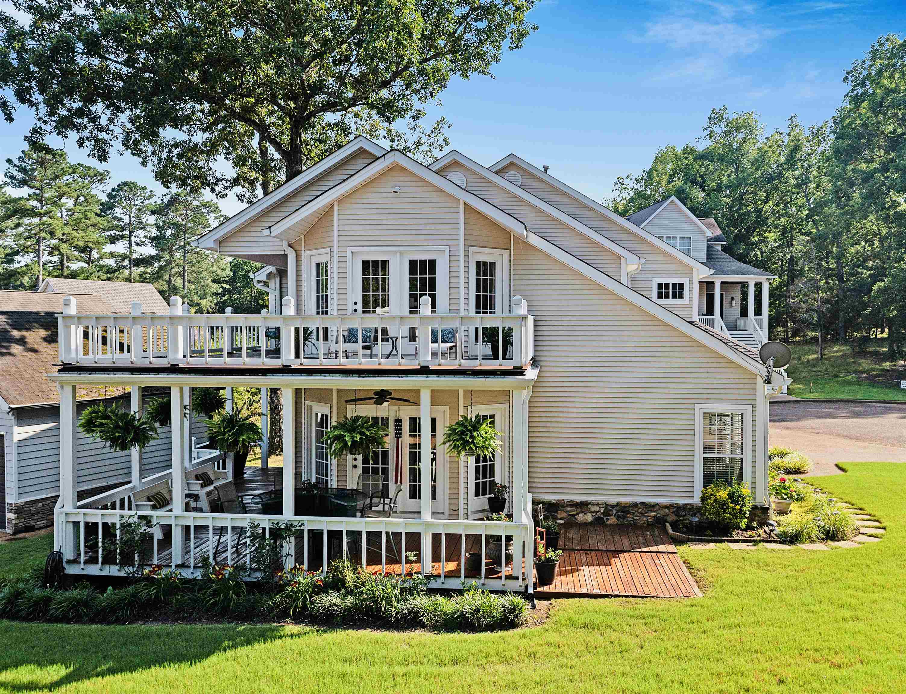 18 ELKS LANDING DR