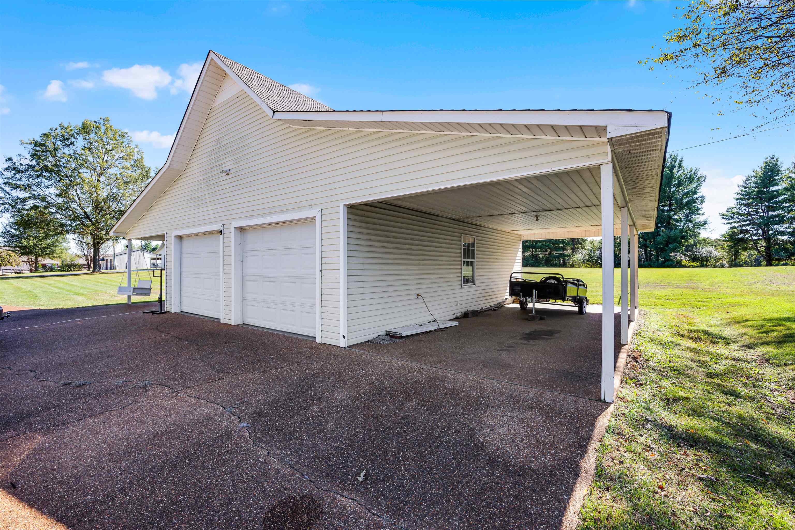 120 NELLIE LN