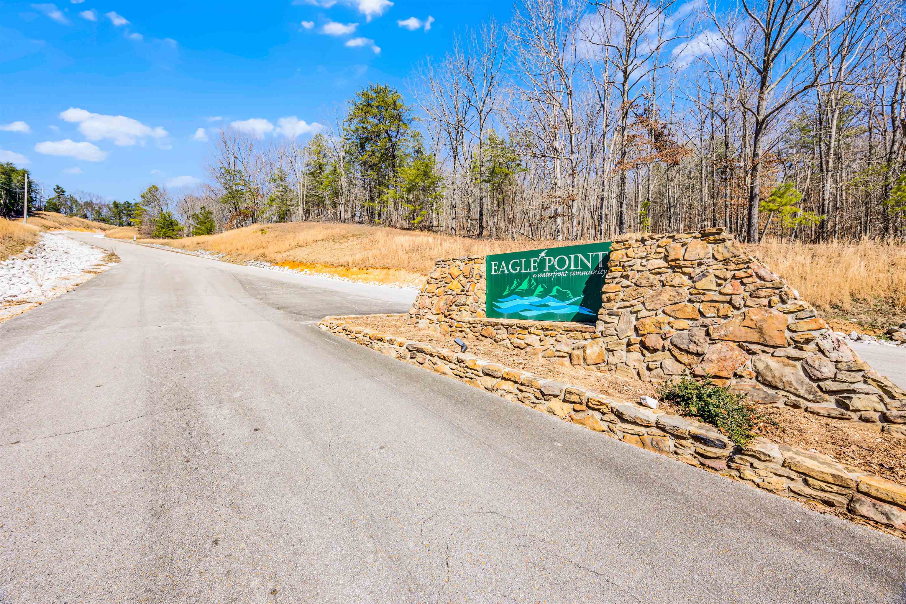 228 CHICKASAW TRACE RD