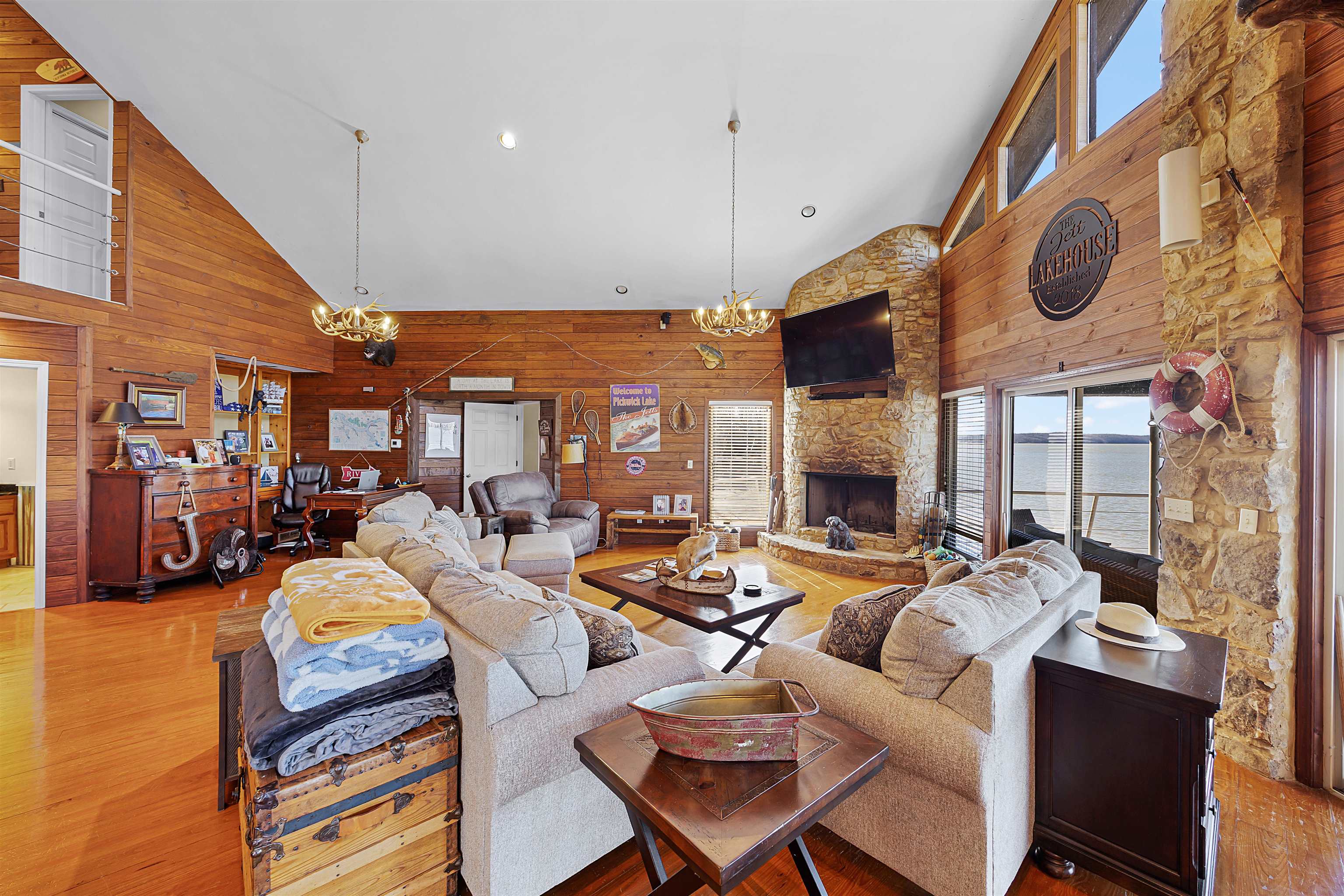 228 CHICKASAW TRACE RD