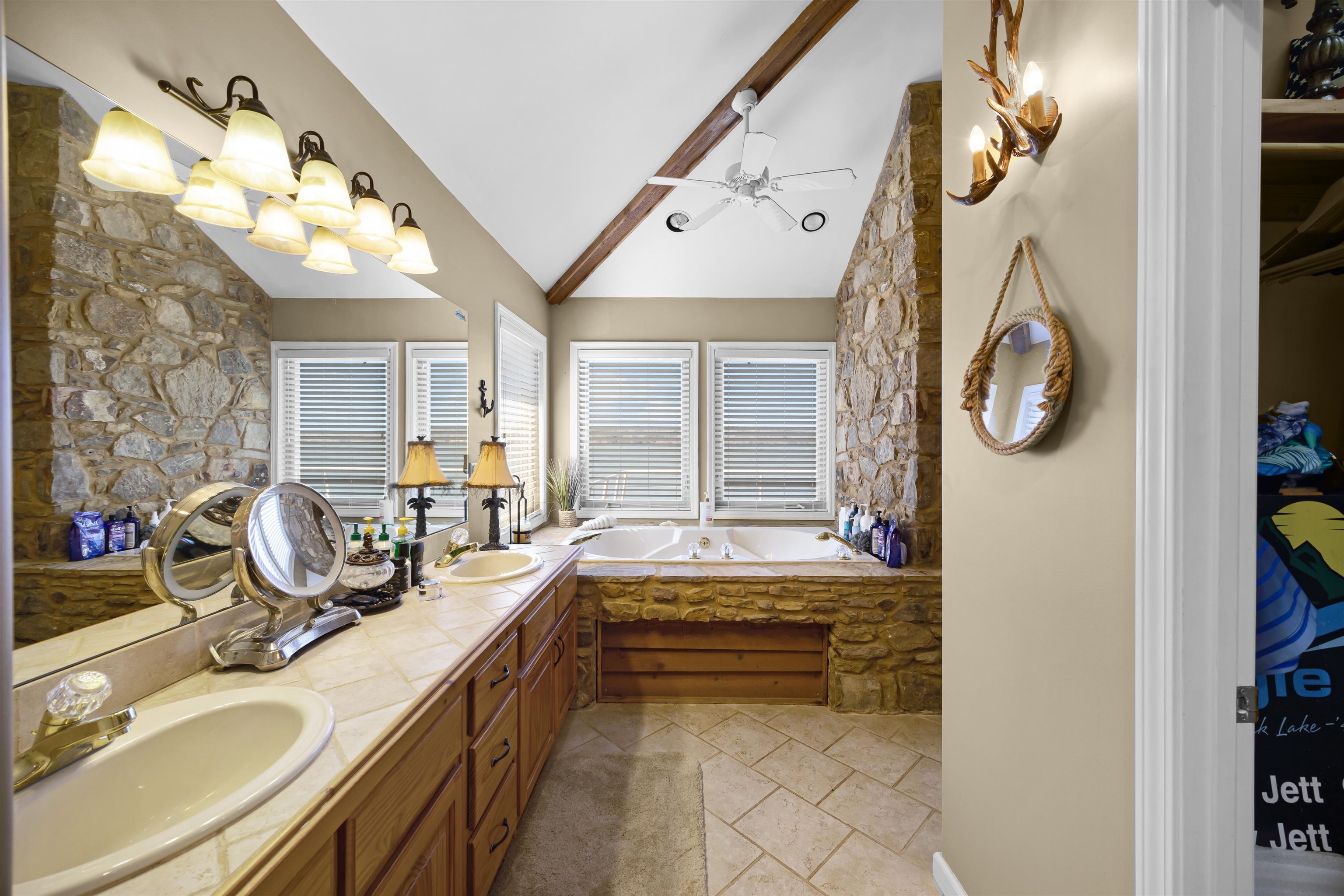 228 CHICKASAW TRACE RD