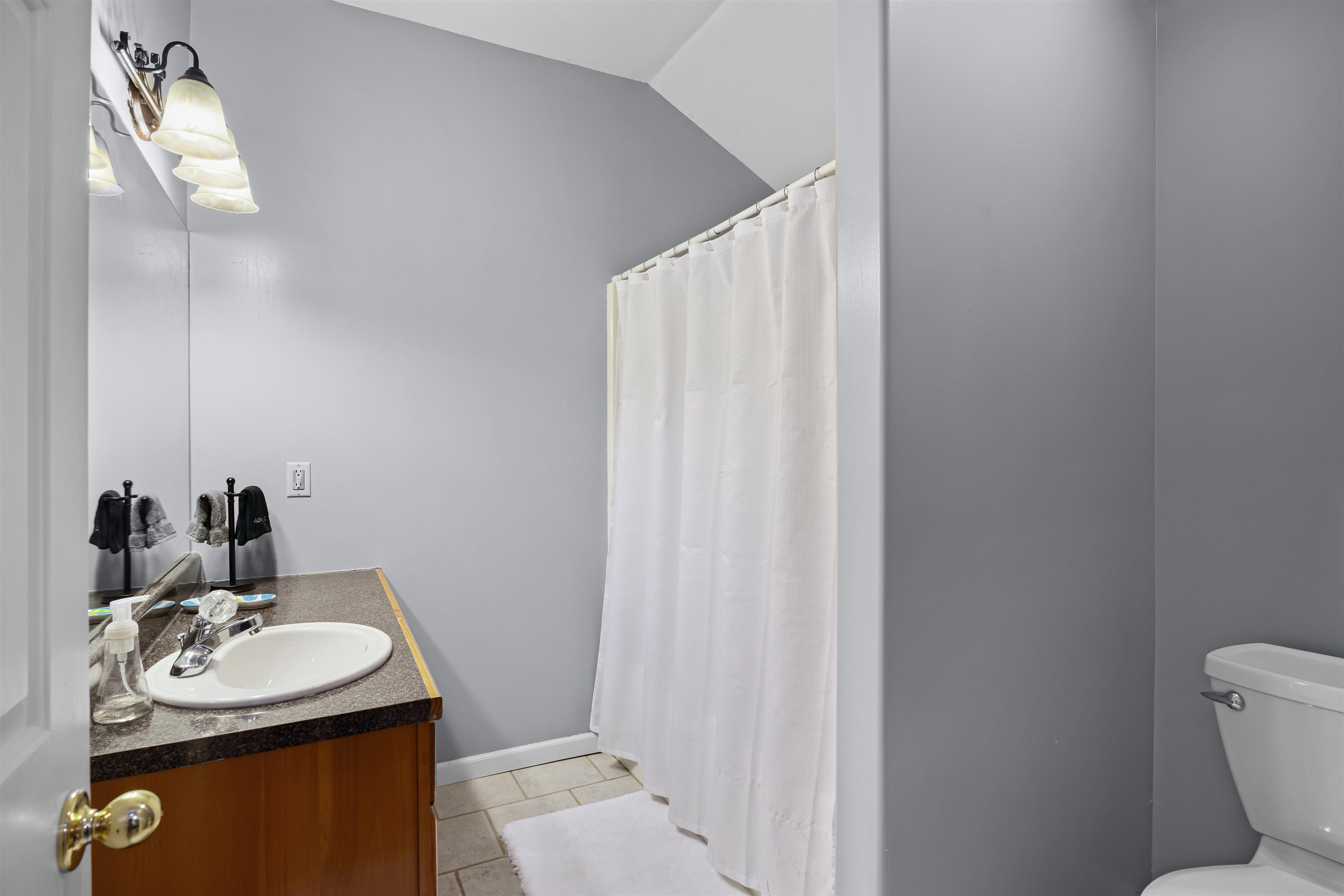 228 CHICKASAW TRACE RD