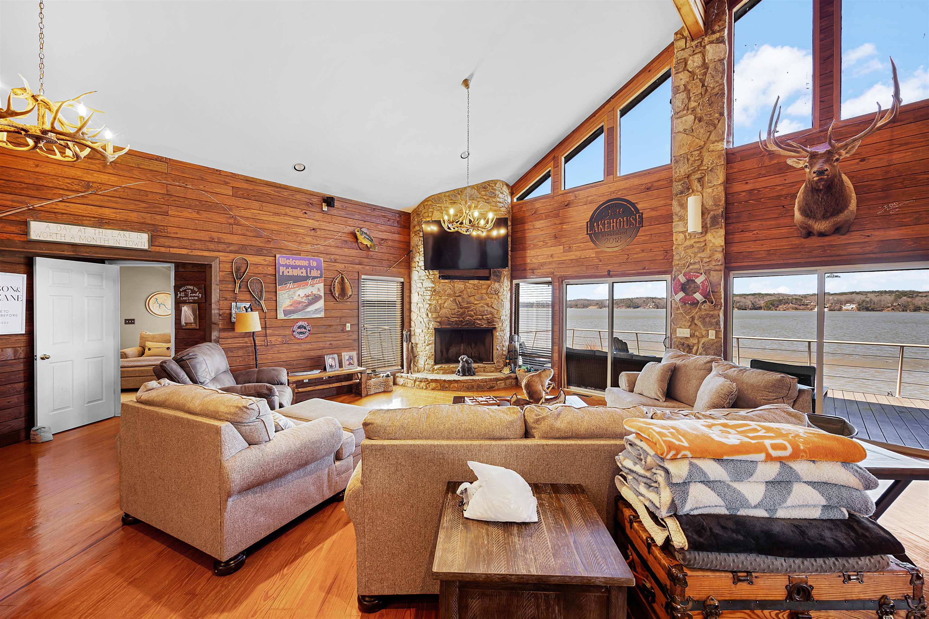 228 CHICKASAW TRACE RD