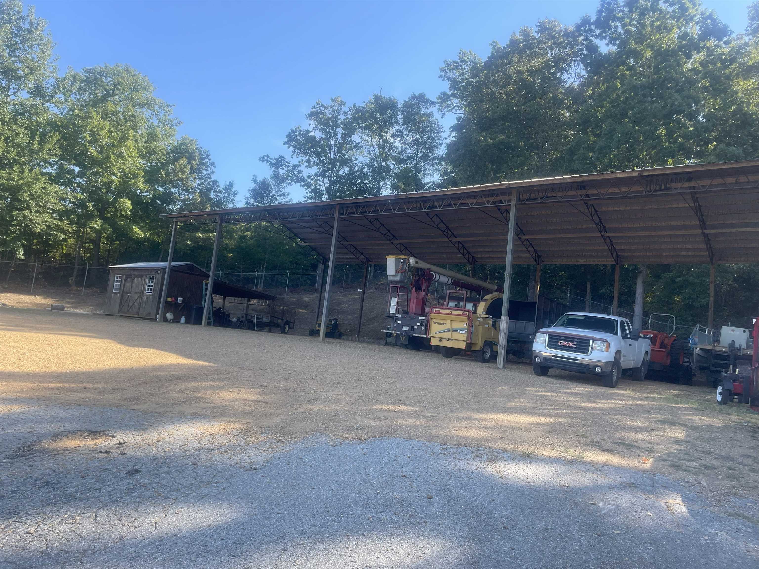 PICKWICK TREE SERVICE RD