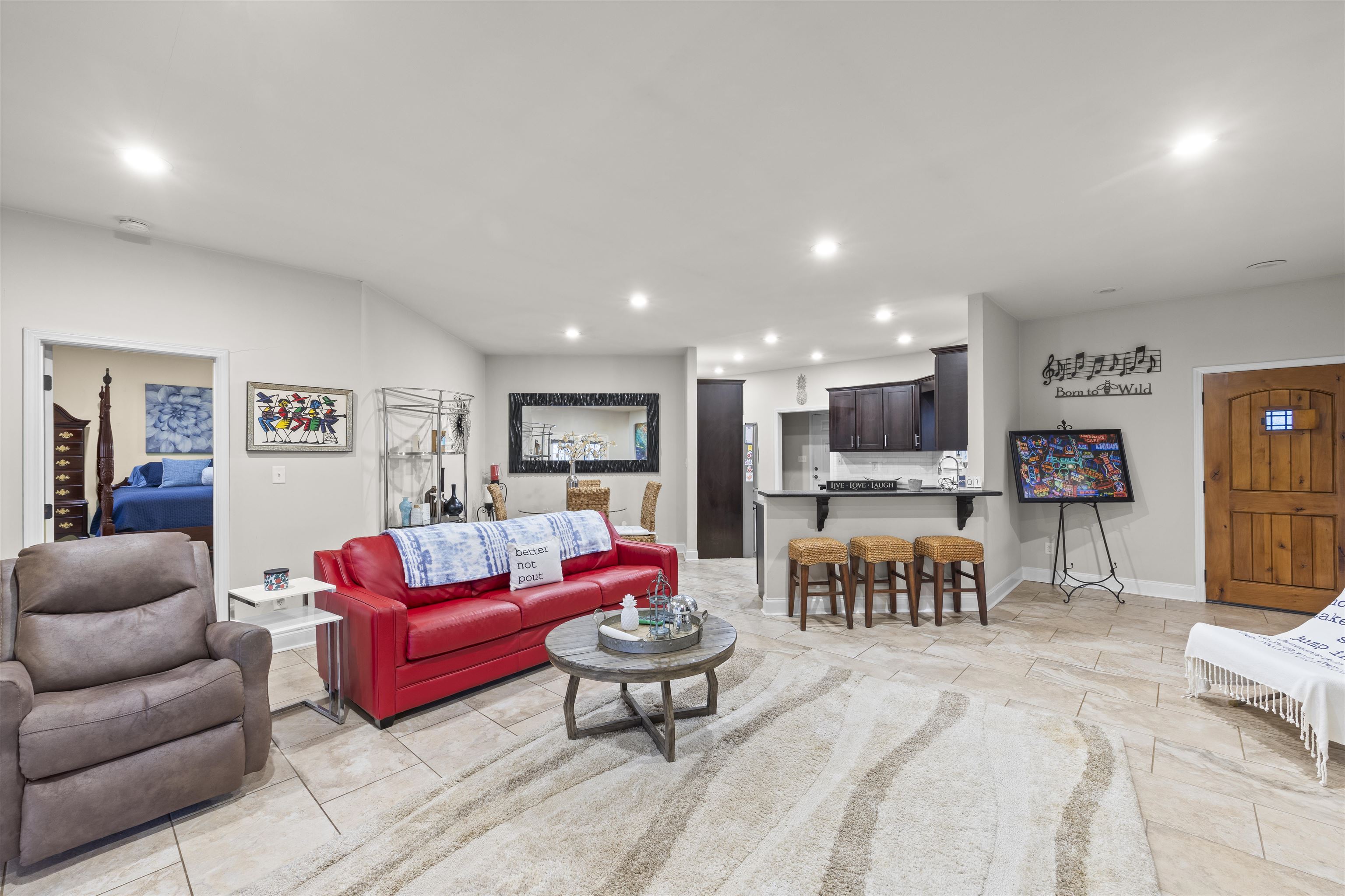 1200 HOLIDAY HILLS RD