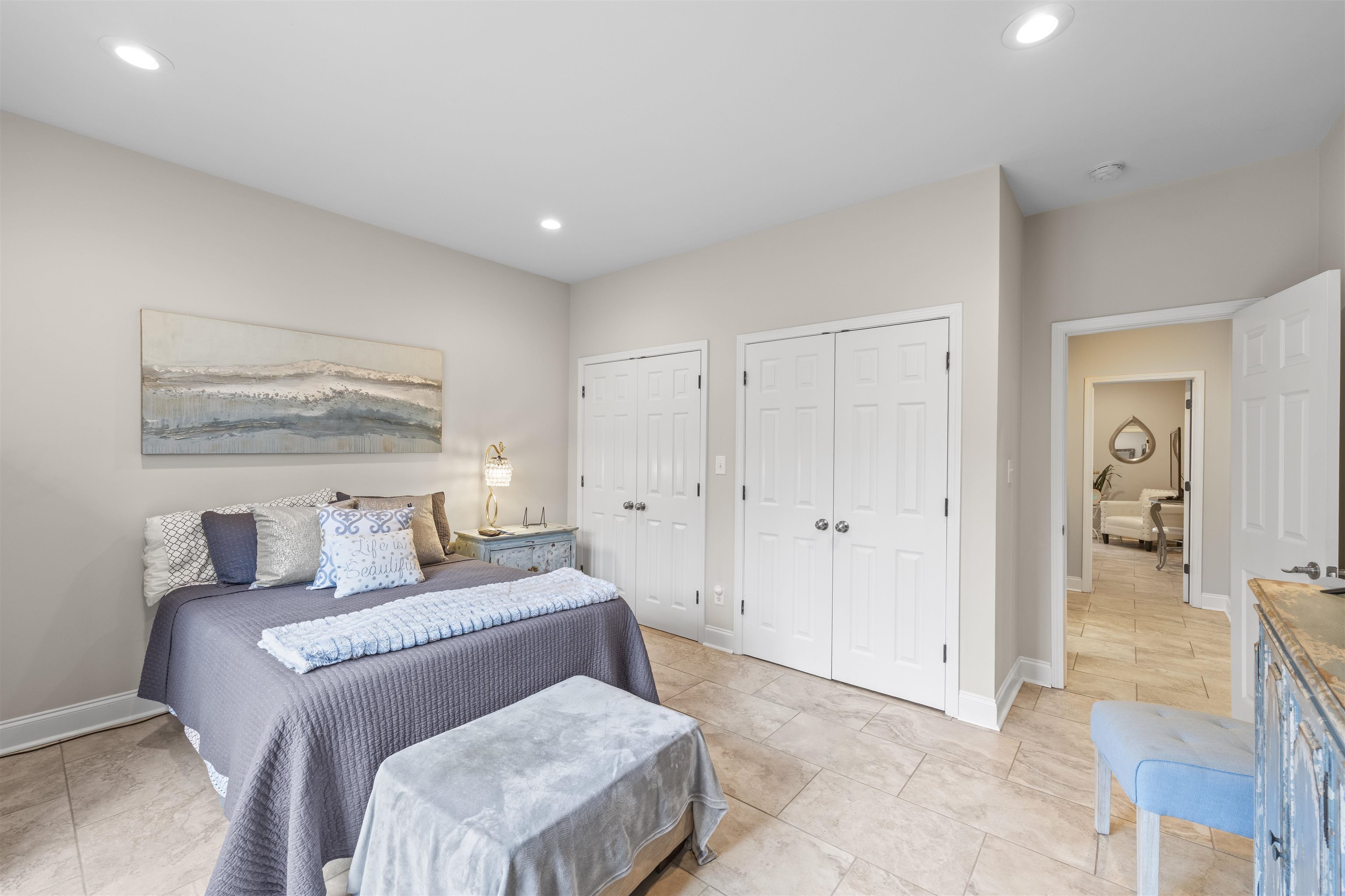 1200 HOLIDAY HILLS RD