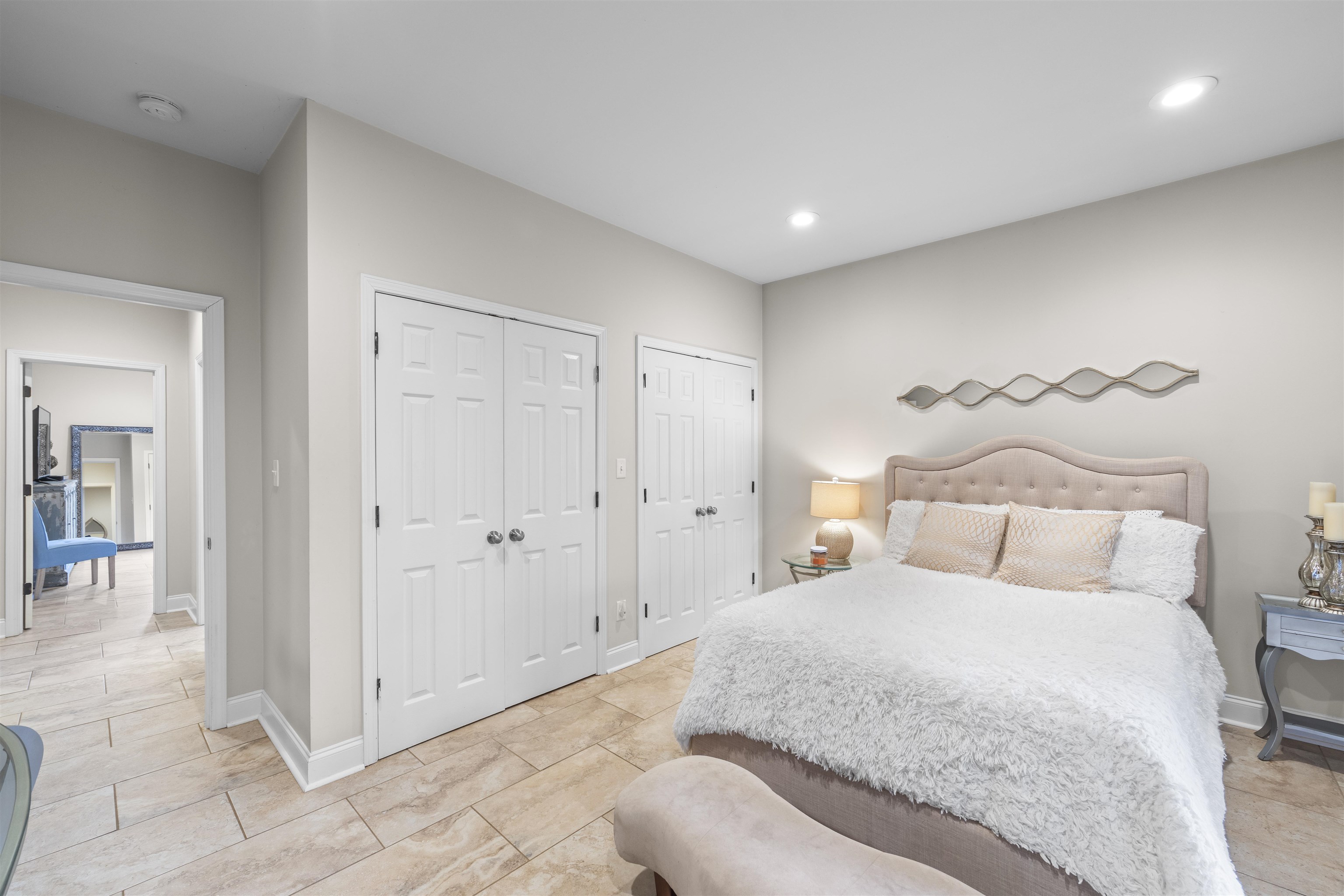 1200 HOLIDAY HILLS RD