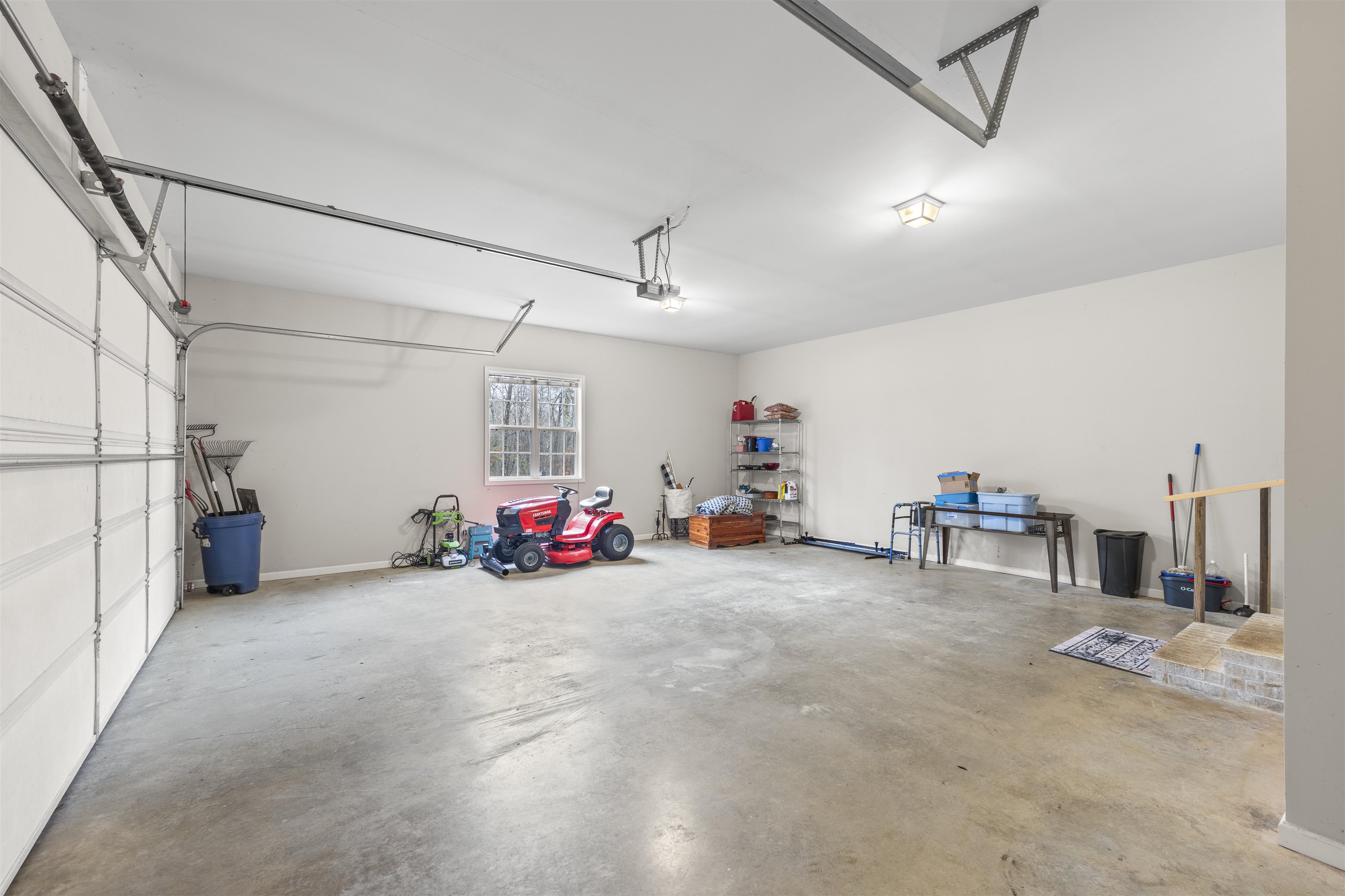 1200 HOLIDAY HILLS RD