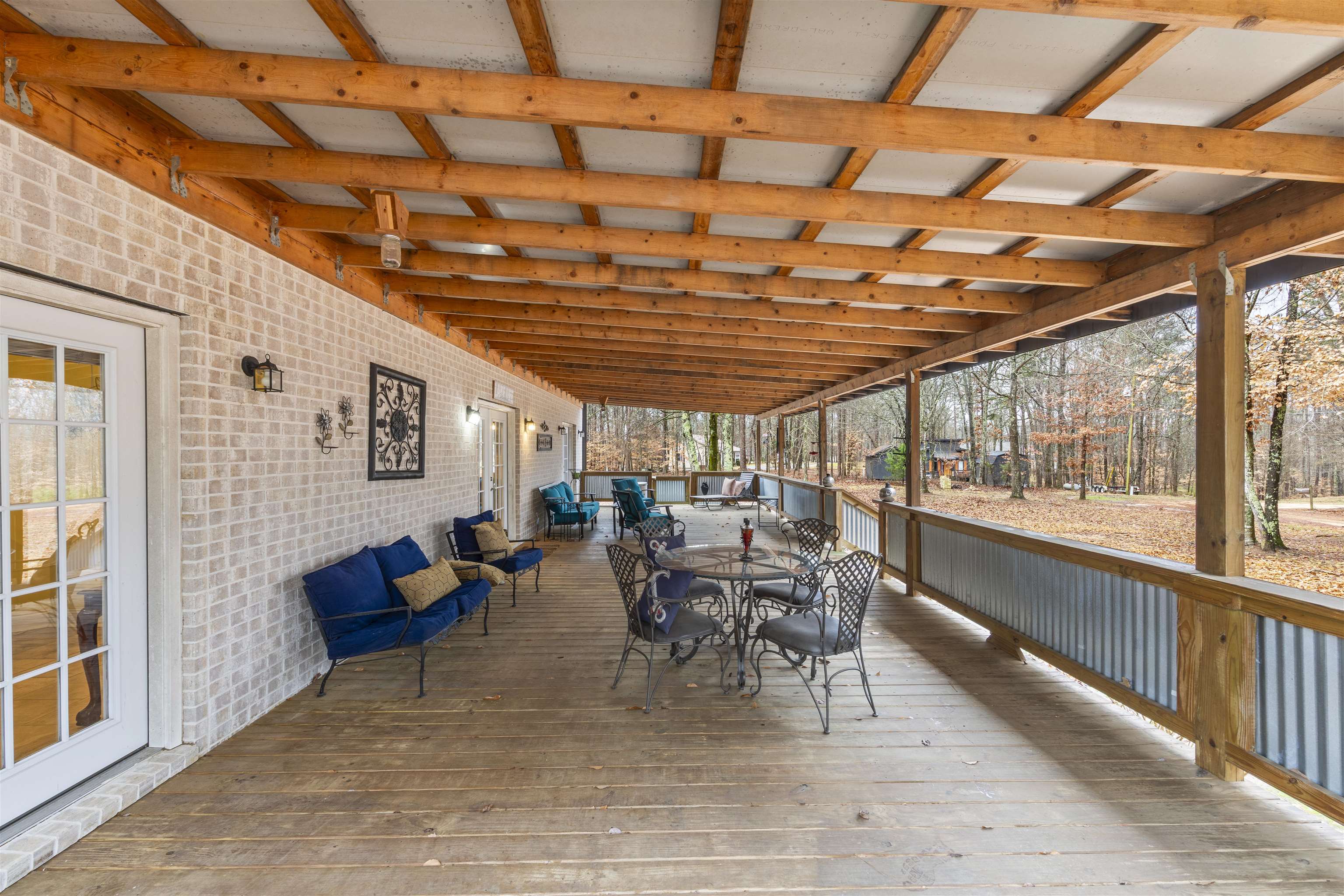 1200 HOLIDAY HILLS RD