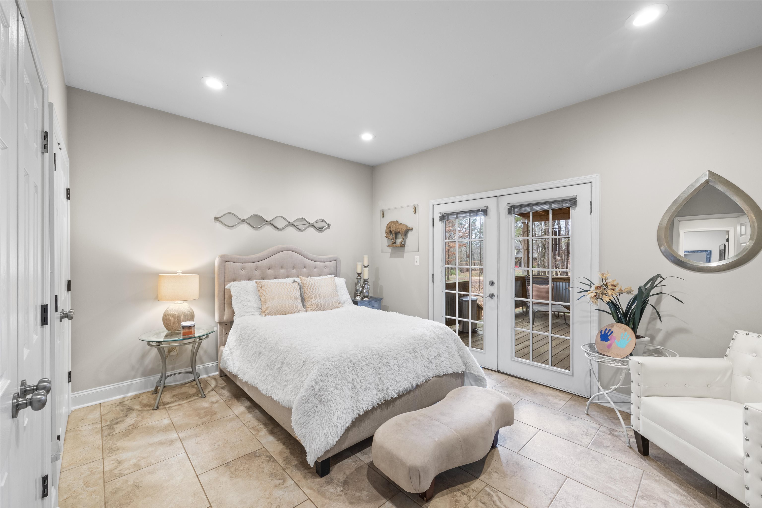 1200 HOLIDAY HILLS RD