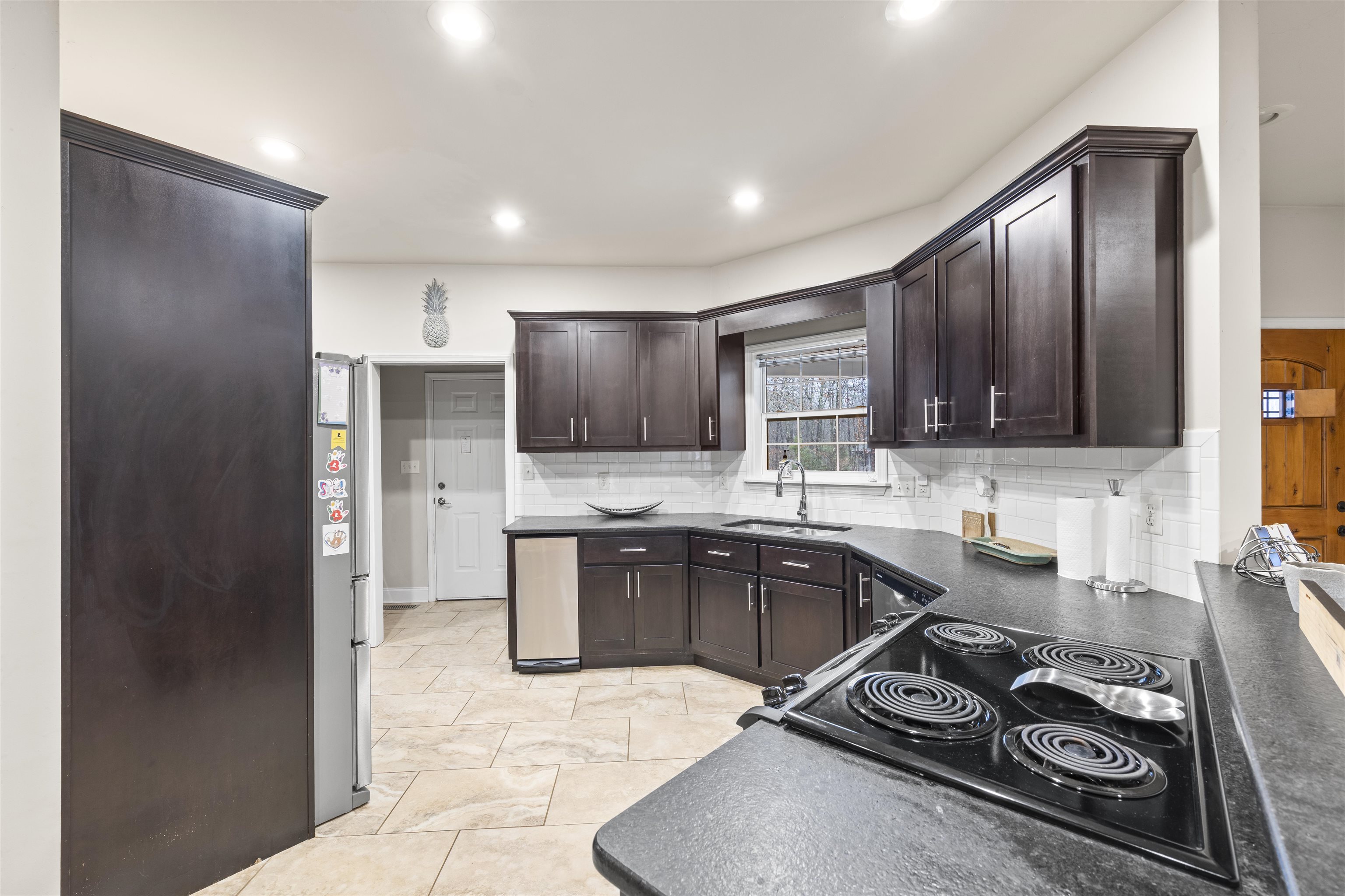 1200 HOLIDAY HILLS RD