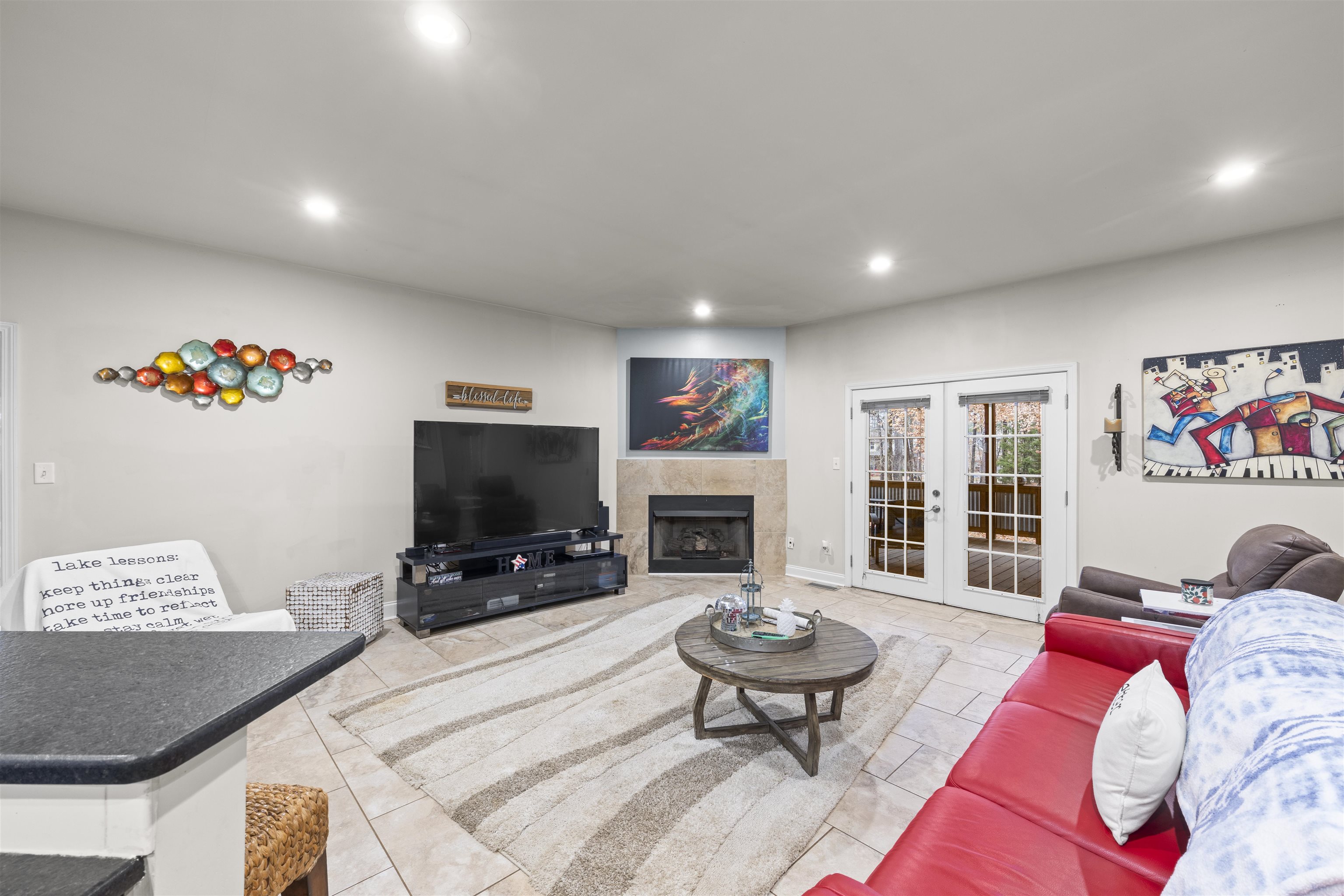 1200 HOLIDAY HILLS RD