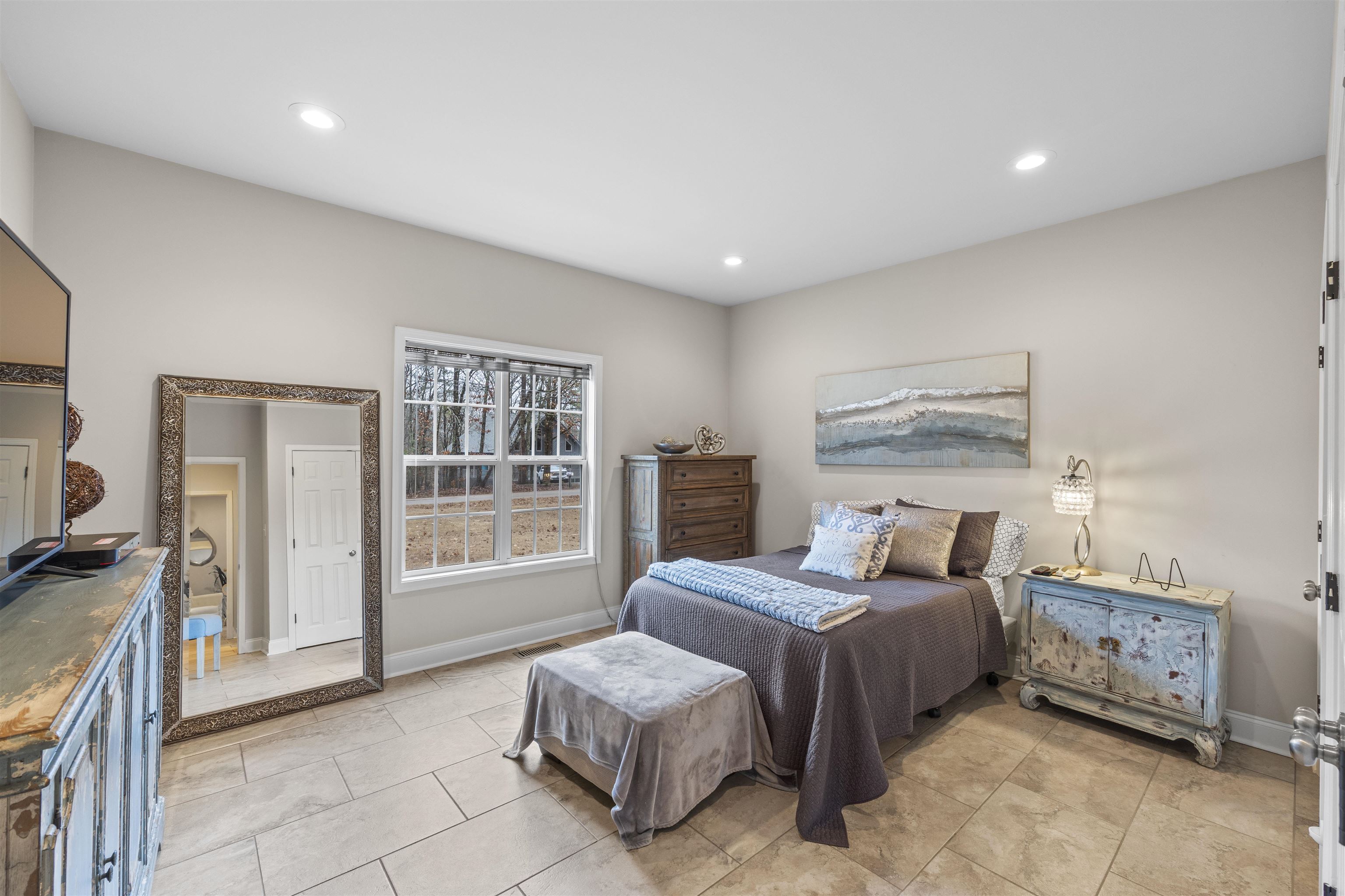 1200 HOLIDAY HILLS RD