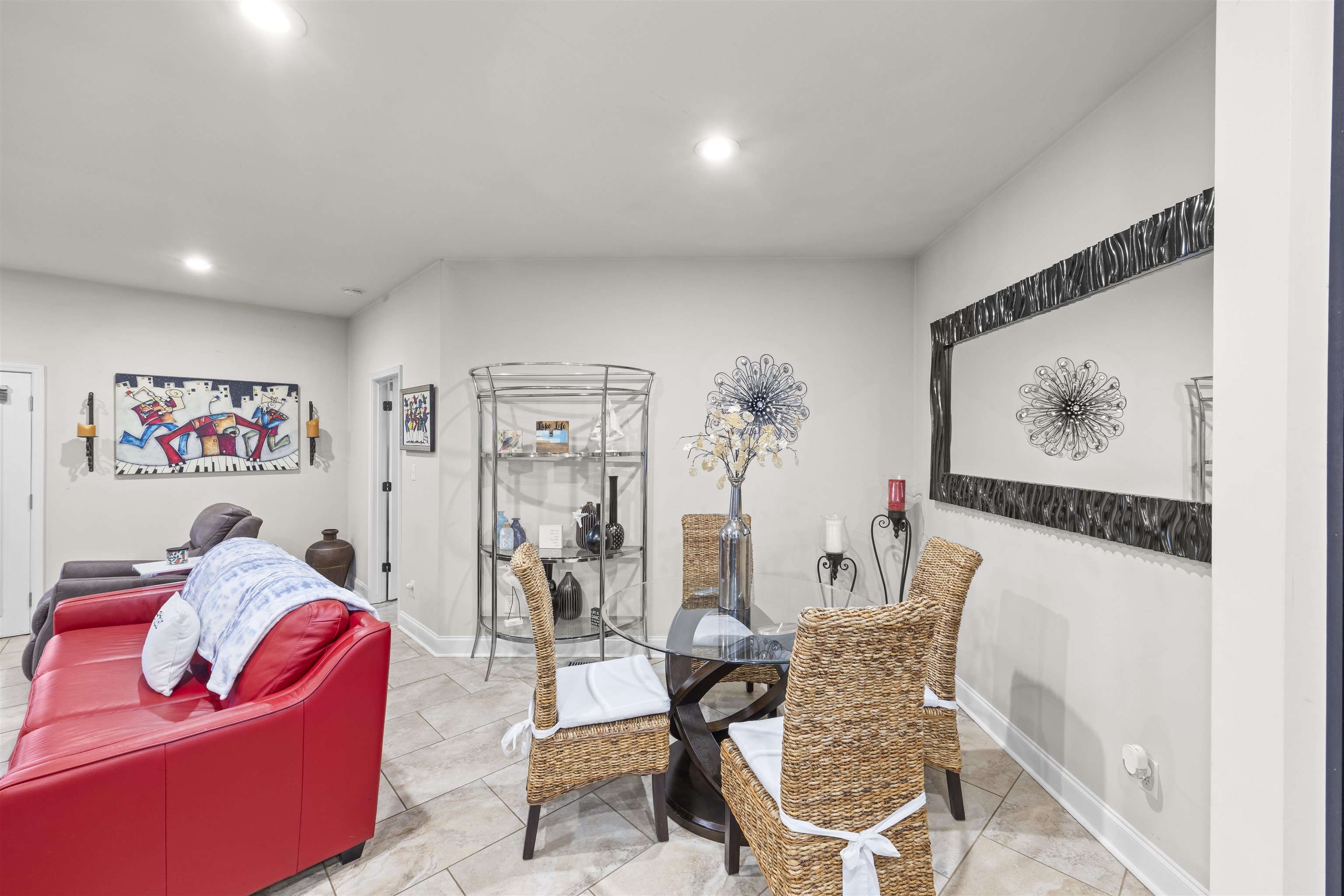 1200 HOLIDAY HILLS RD