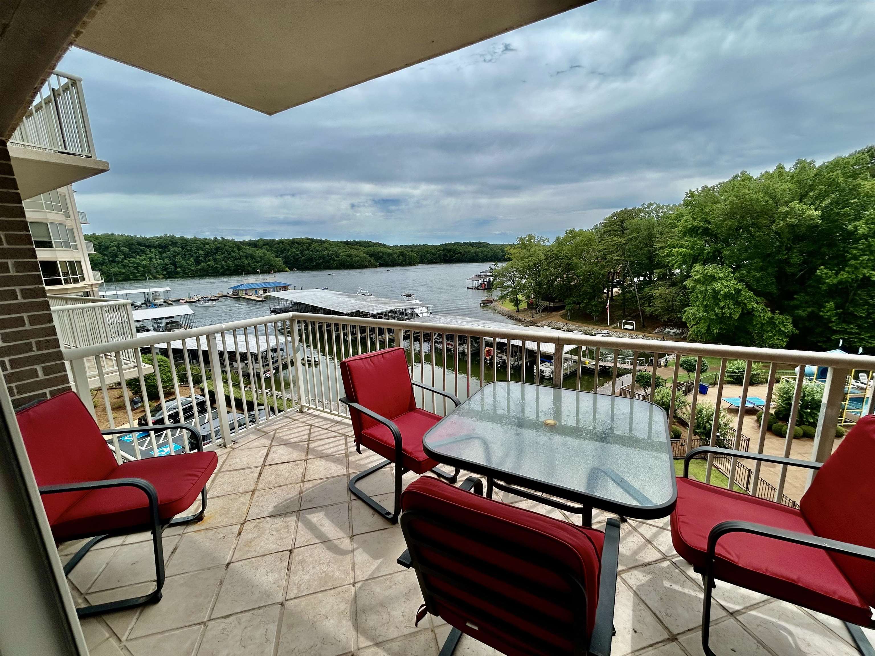 CR 380 RD Unit: P 402