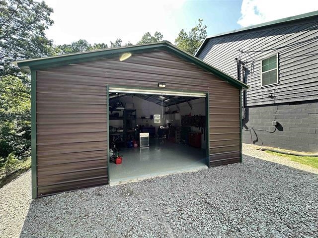 100 SHADOW BROOK CIR