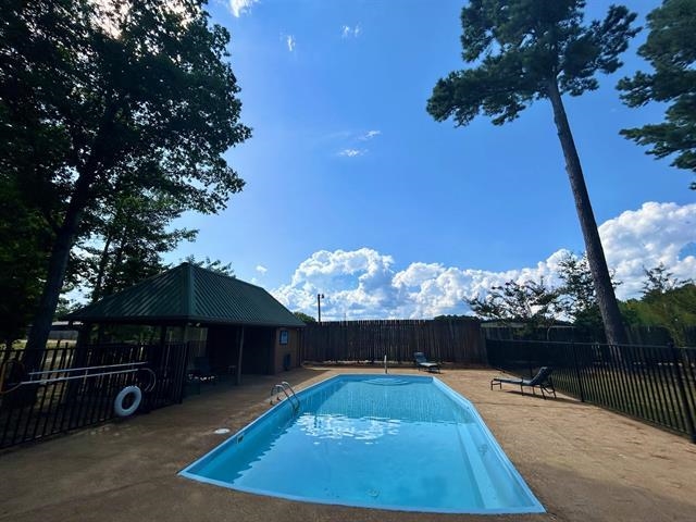 100 SHADOW BROOK CIR