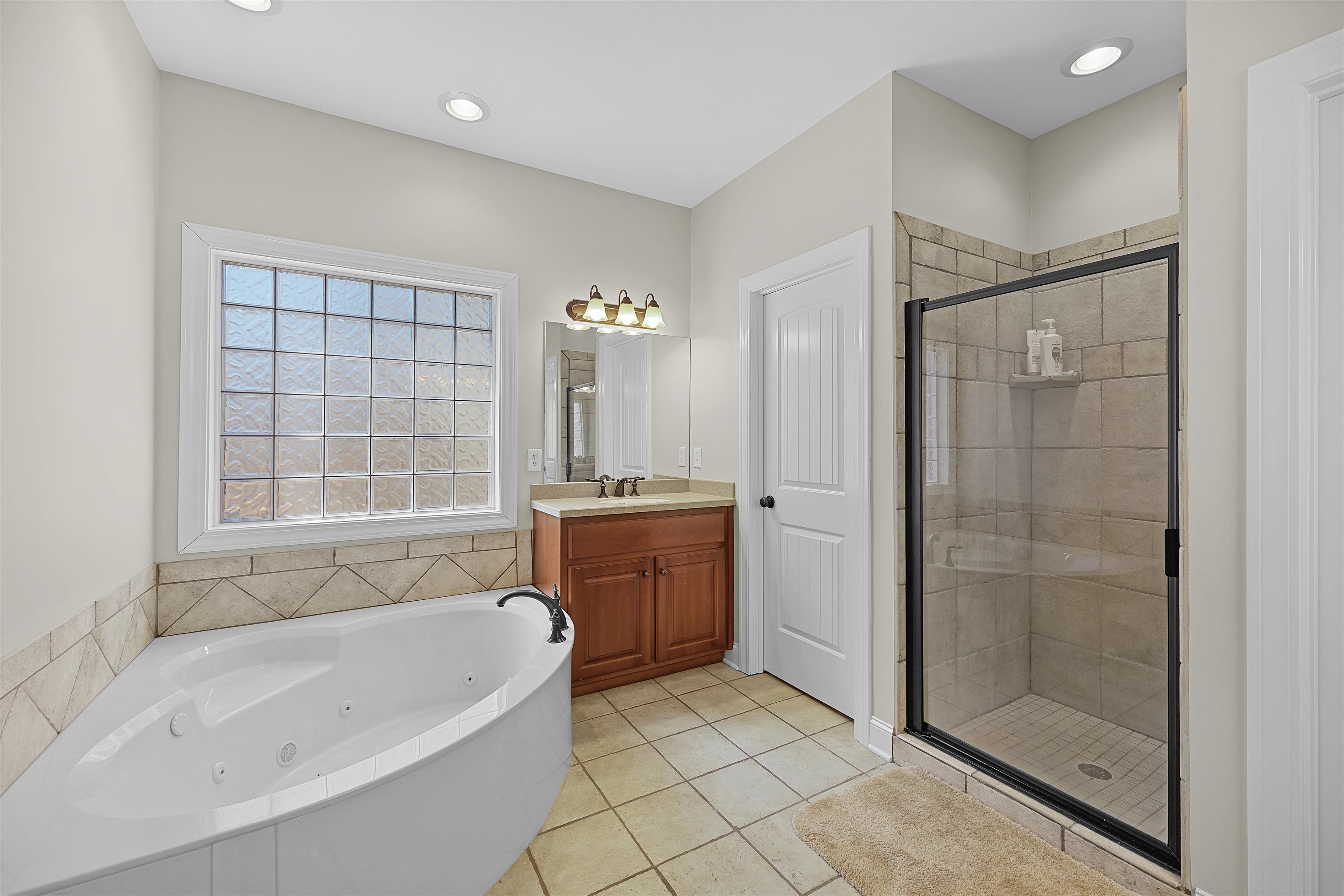 3 SANDY CREEK LN