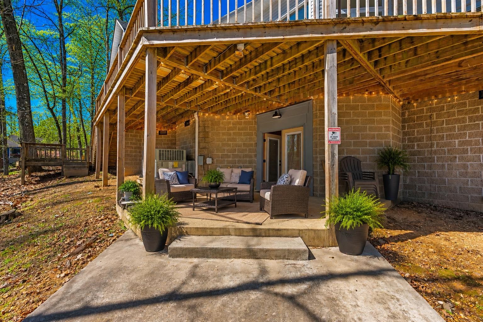 3 SANDY CREEK LN