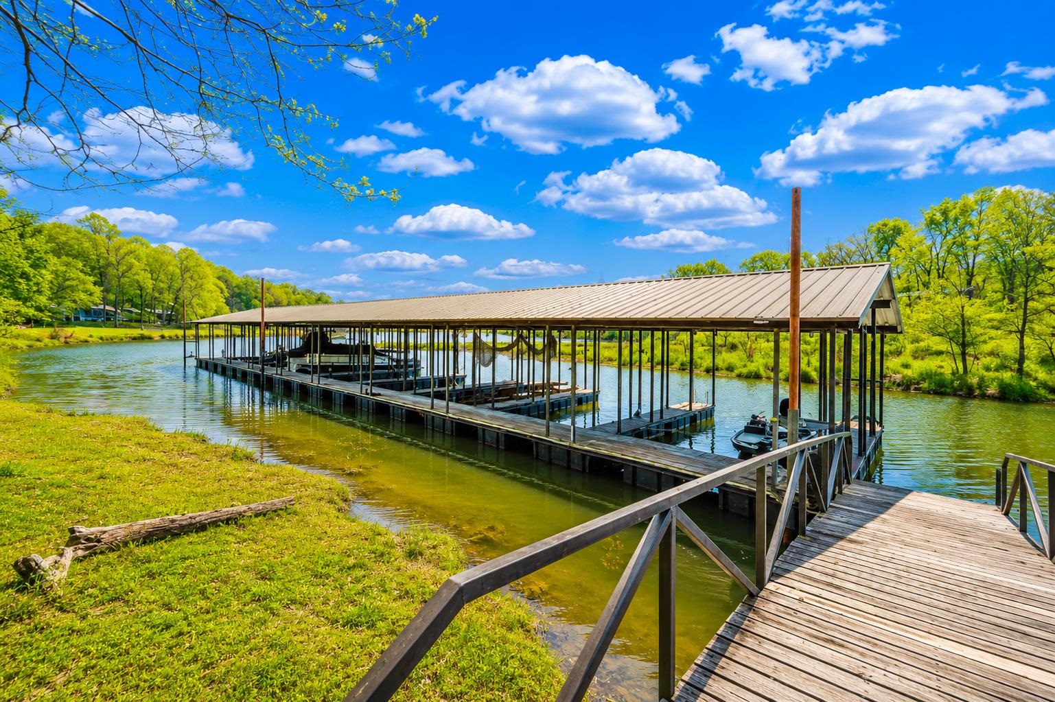 3 SANDY CREEK LN