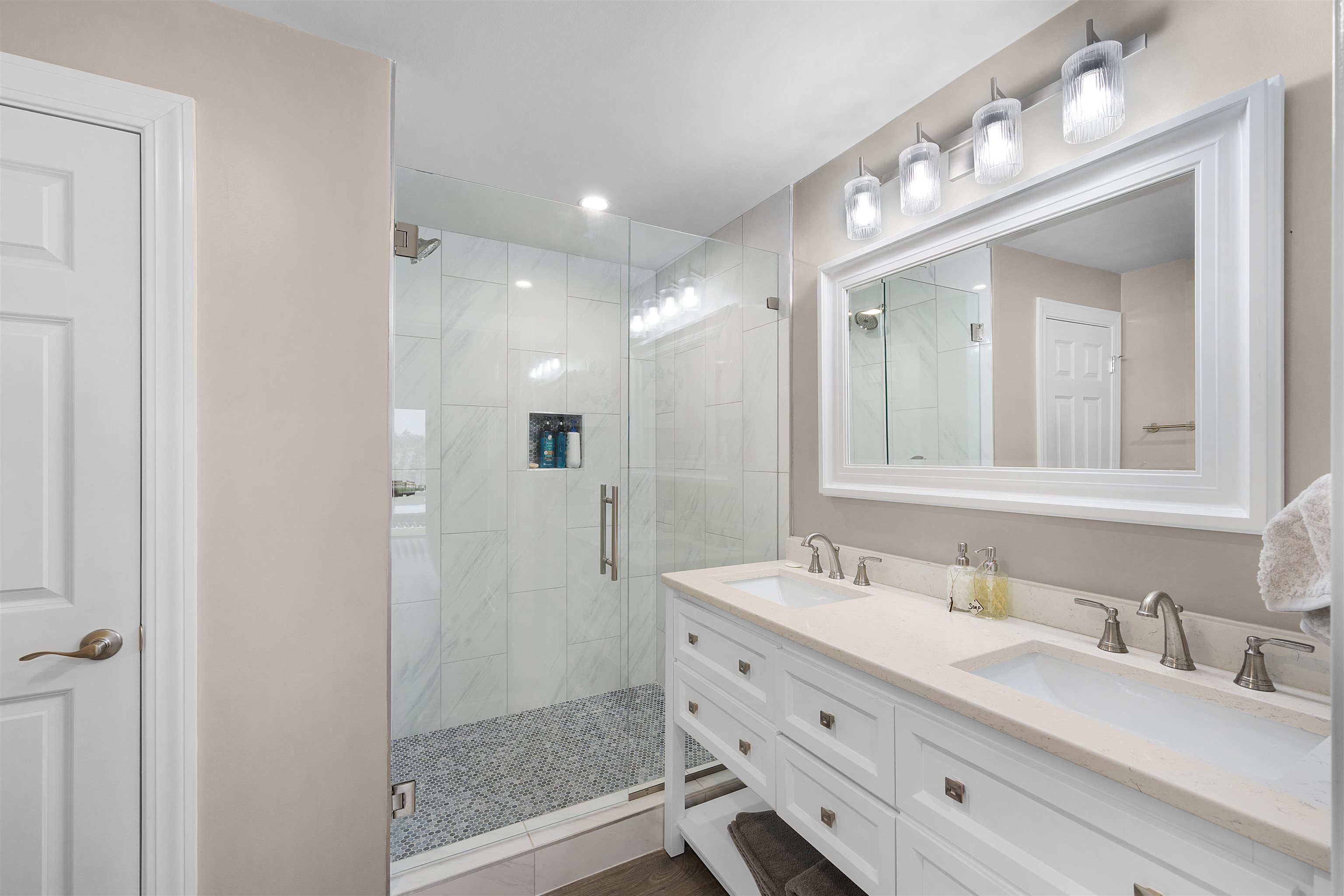 323 CR 380 RD Unit: P 506