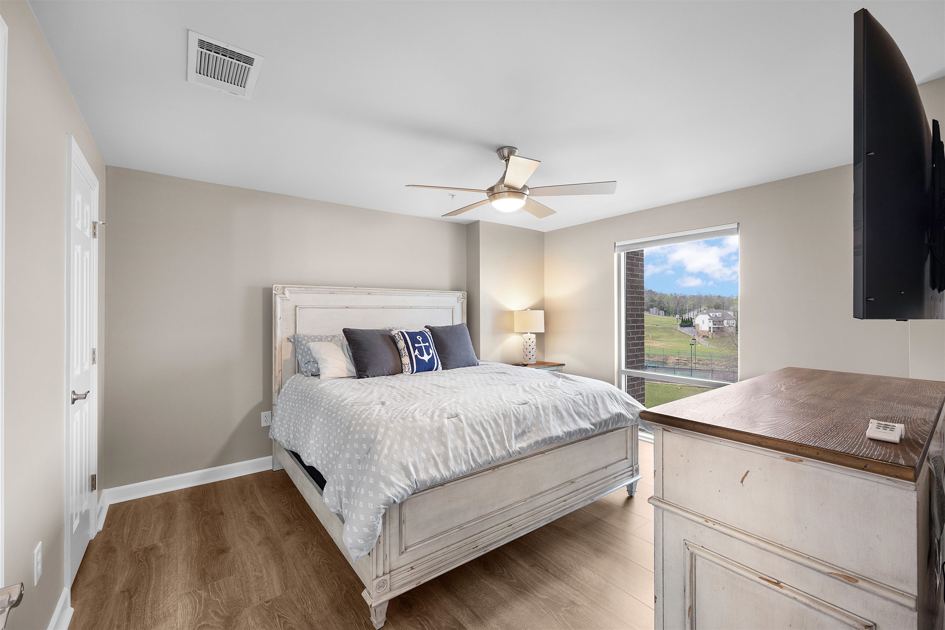 323 CR 380 RD Unit: P 506