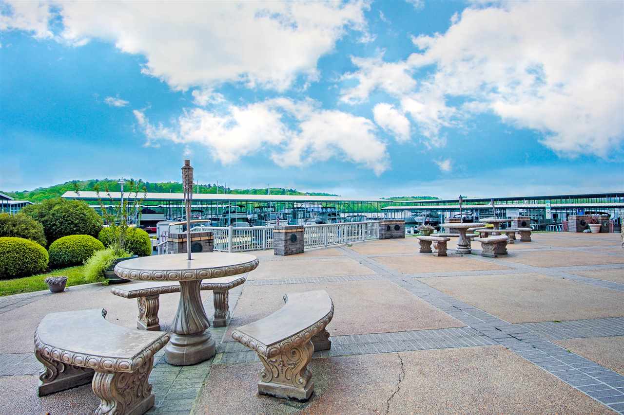 325 CR 380 RD Unit: L 302