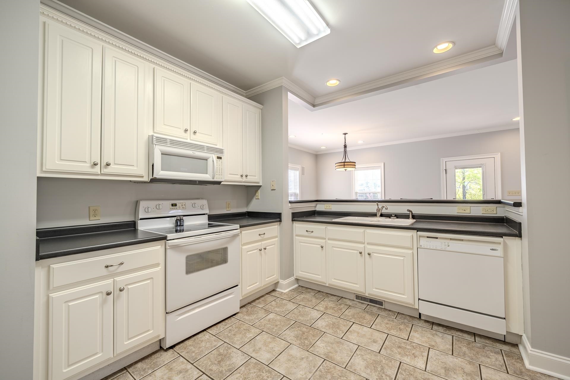 9 MOUNTAIN VIEW DR