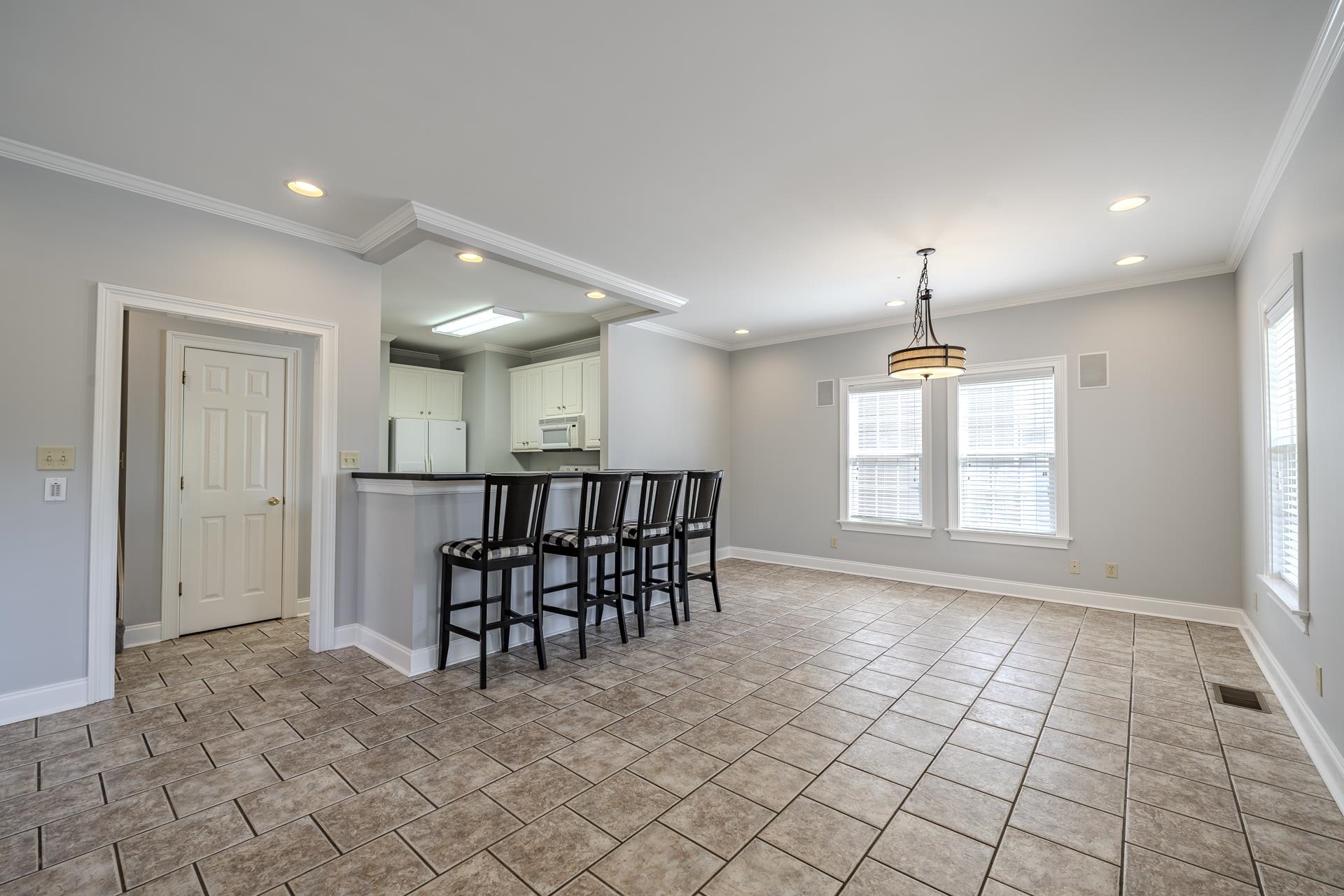 9 MOUNTAIN VIEW DR