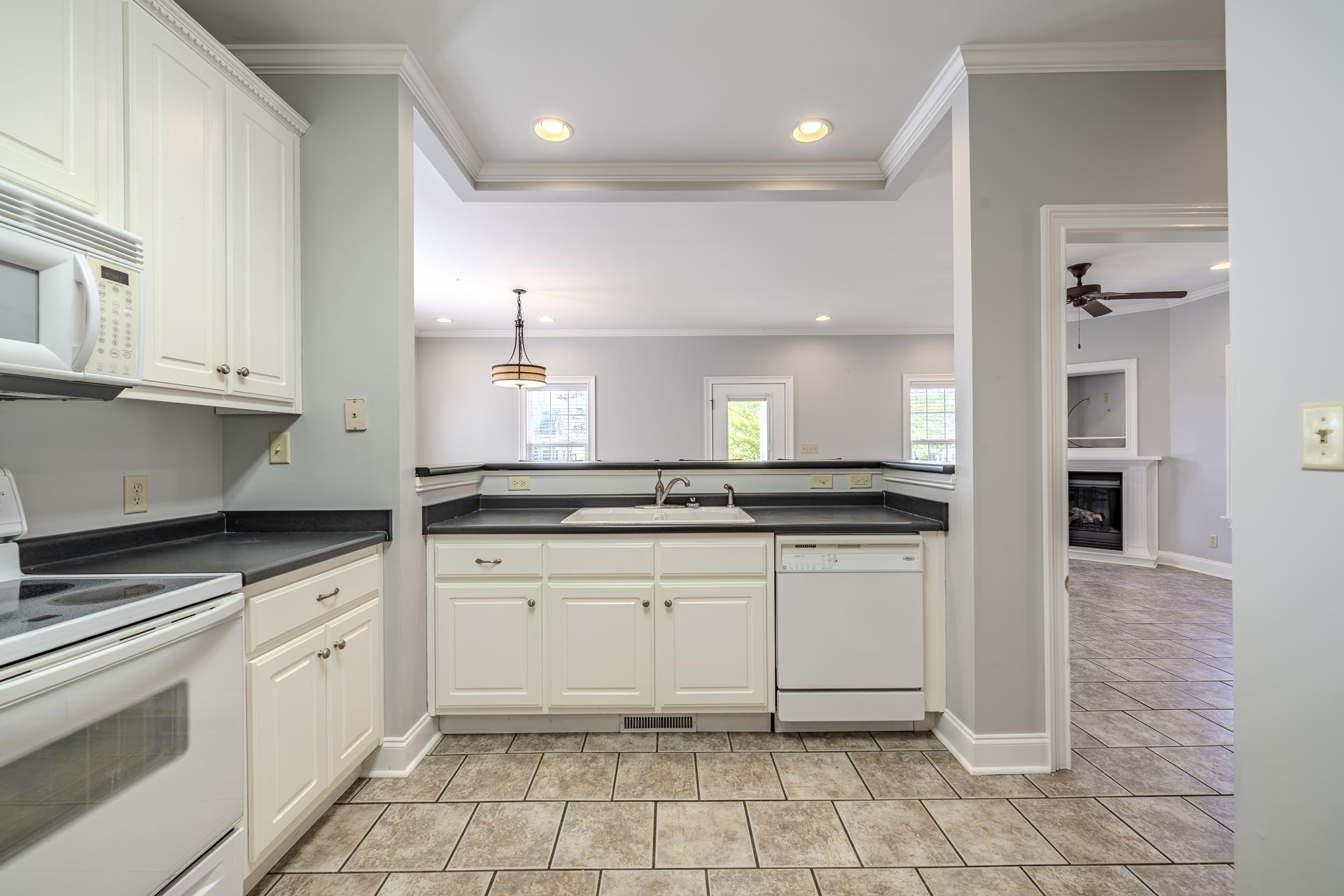 9 MOUNTAIN VIEW DR