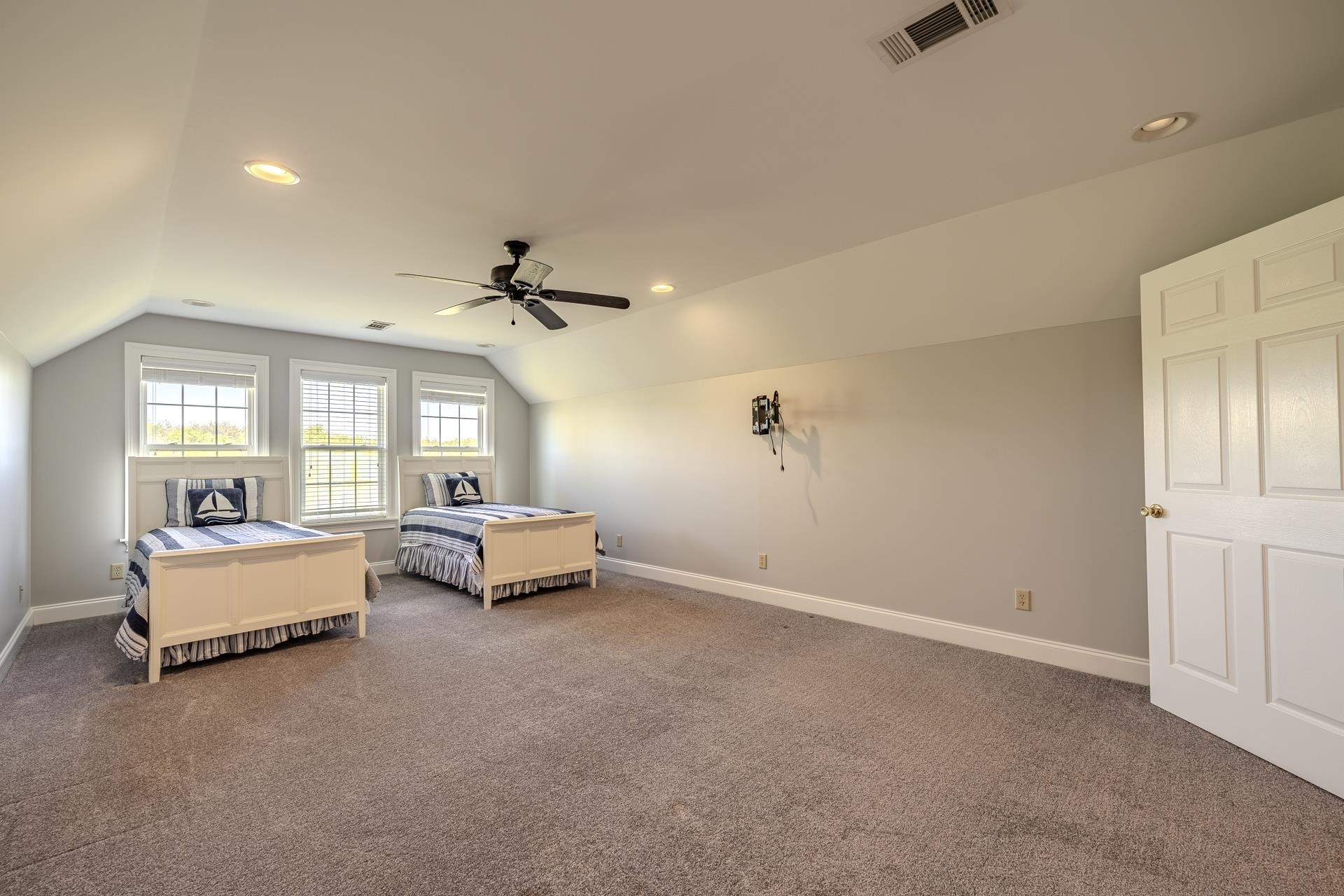 9 MOUNTAIN VIEW DR